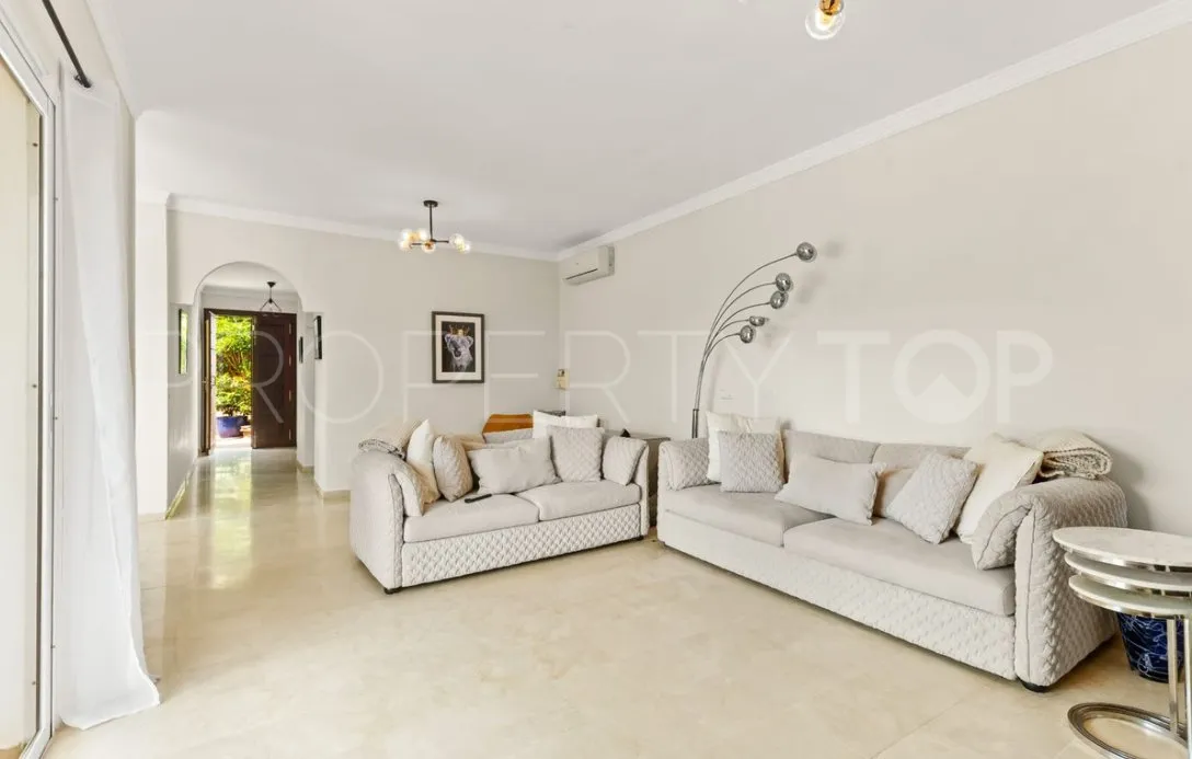Estepona, villa en venta de 3 dormitorios