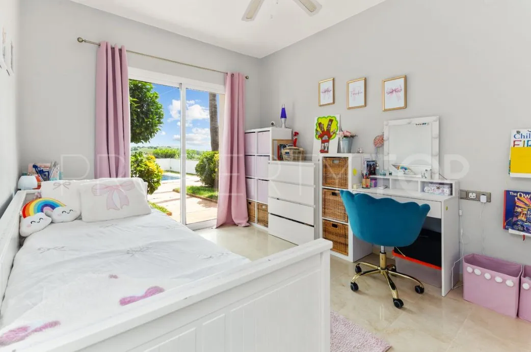 Estepona, villa en venta de 3 dormitorios