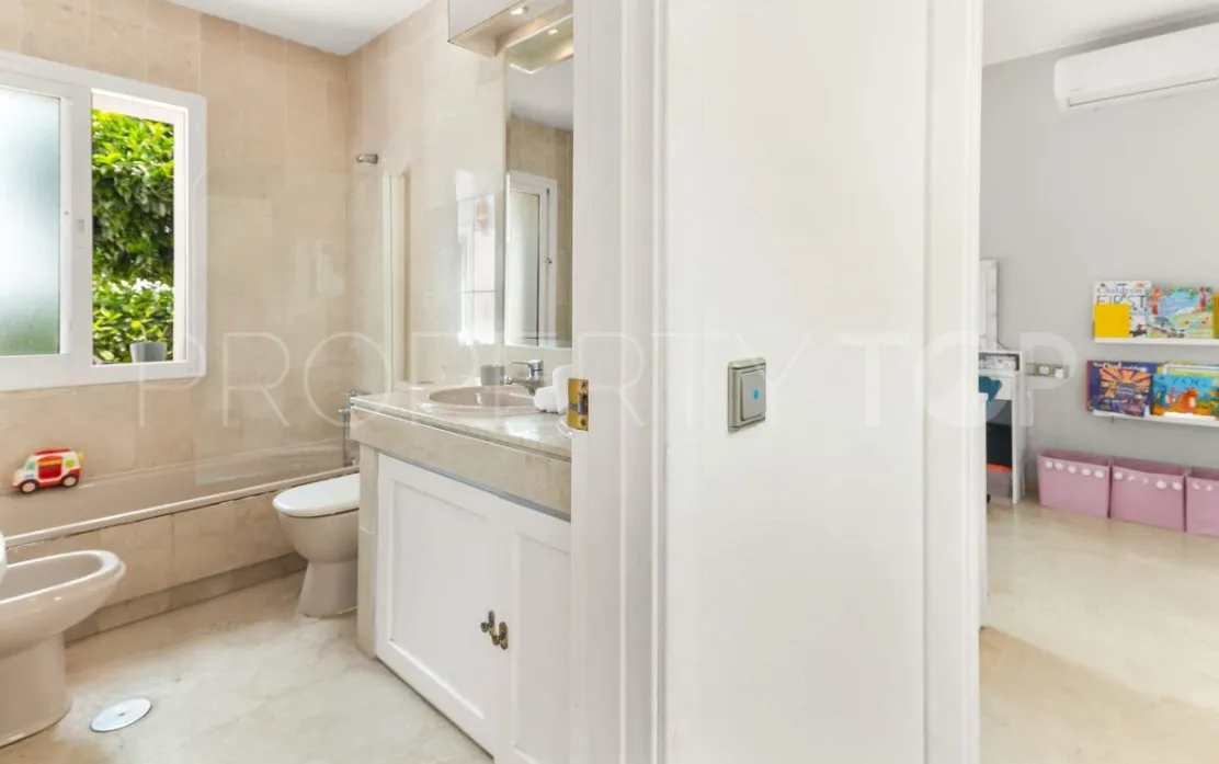 Estepona, villa en venta de 3 dormitorios