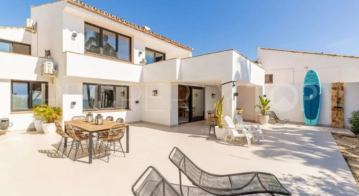 Villa with 6 bedrooms for sale in Estepona