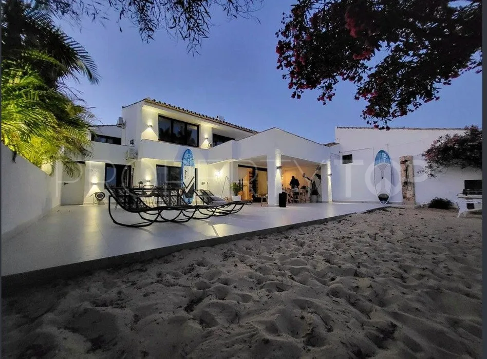 Villa with 6 bedrooms for sale in Estepona
