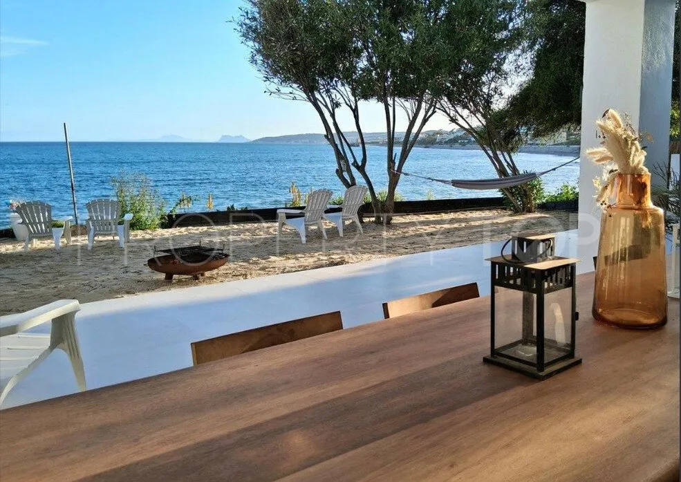 Villa with 6 bedrooms for sale in Estepona