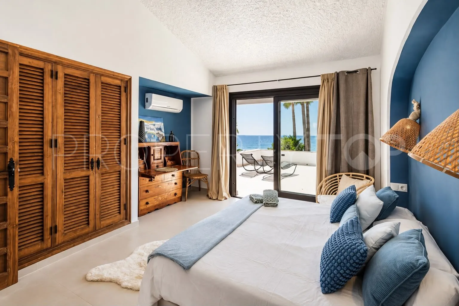 Villa with 6 bedrooms for sale in Estepona