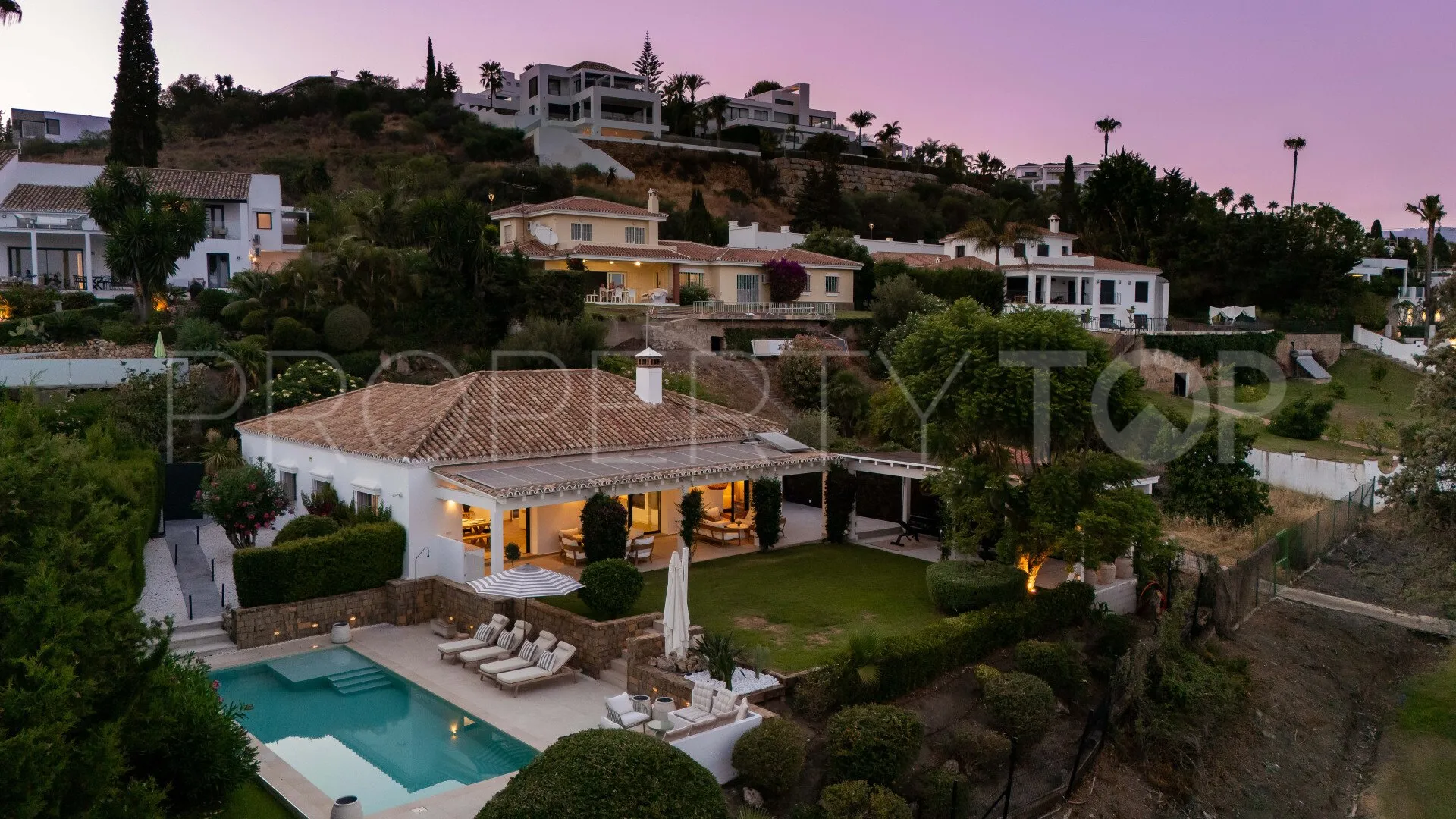 For sale villa in Paraiso Alto