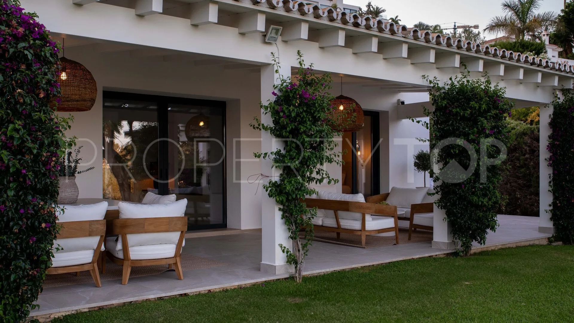For sale villa in Paraiso Alto