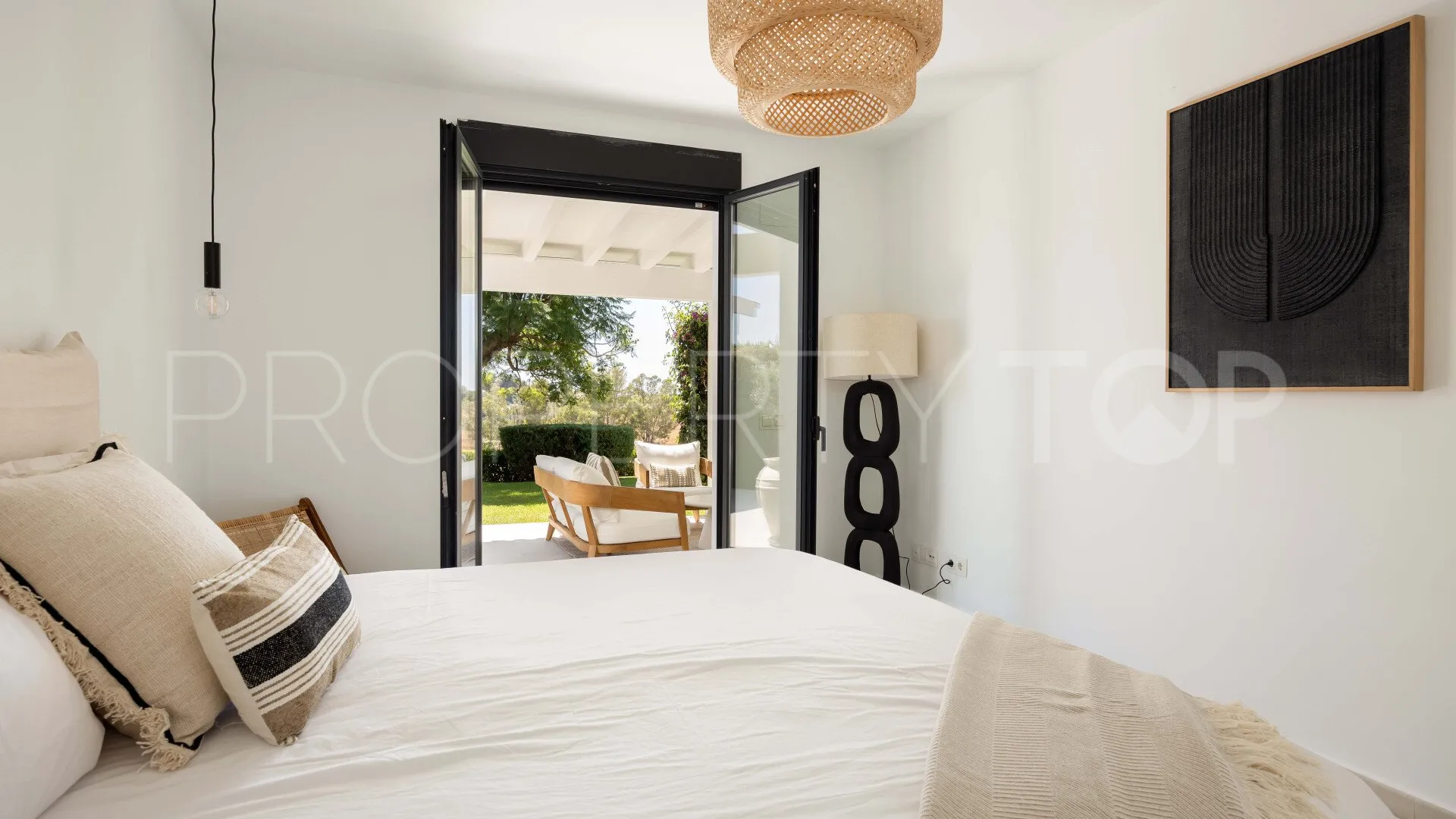 For sale villa in Paraiso Alto