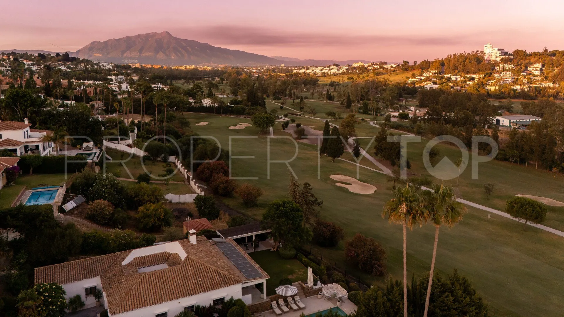 For sale villa in Paraiso Alto