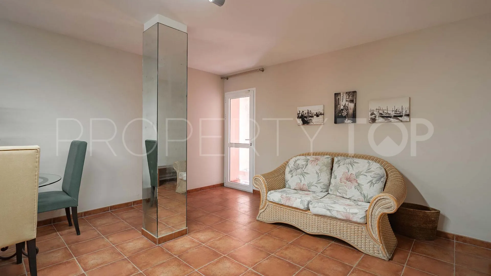 Buy Estepona 8 bedrooms villa