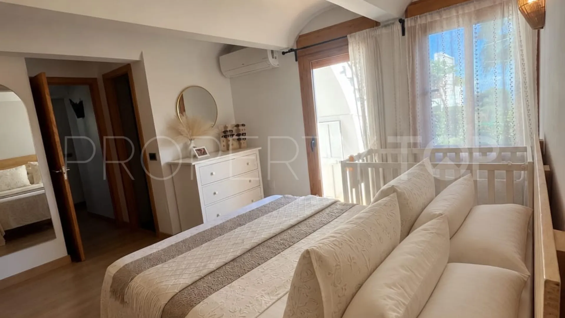 Pareado en venta en Estepona