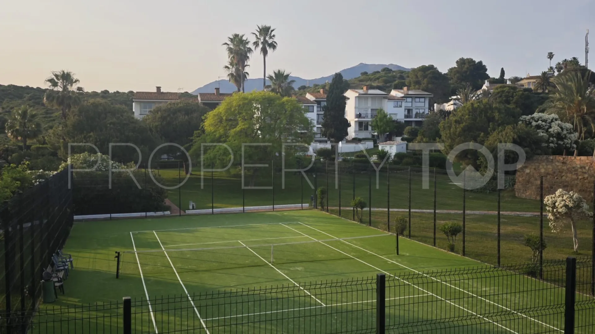Pareado en venta en Estepona