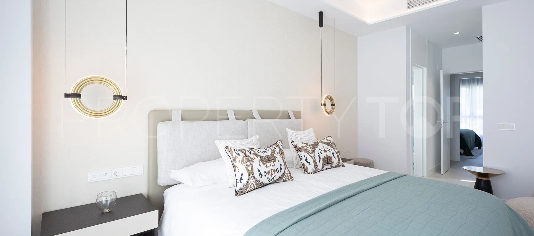 Apartamento con 4 dormitorios en venta en Marbella