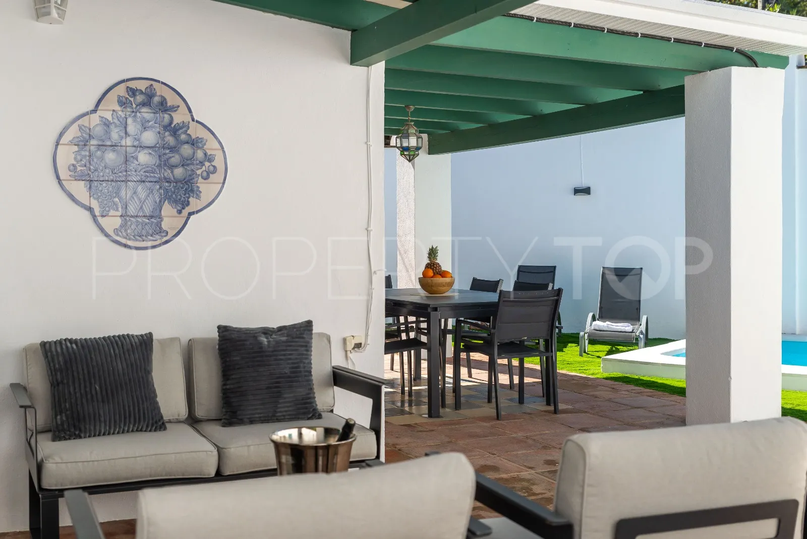 Nueva Andalucia, villa en venta de 4 dormitorios