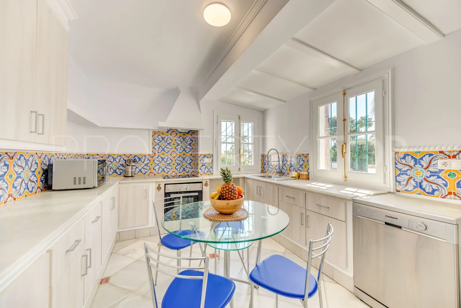 Nueva Andalucia, villa en venta de 4 dormitorios