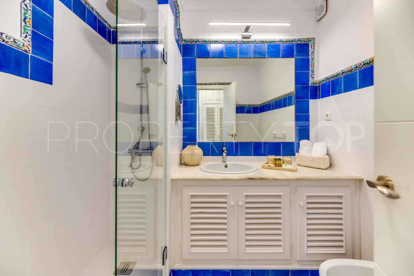 Nueva Andalucia, villa en venta de 4 dormitorios