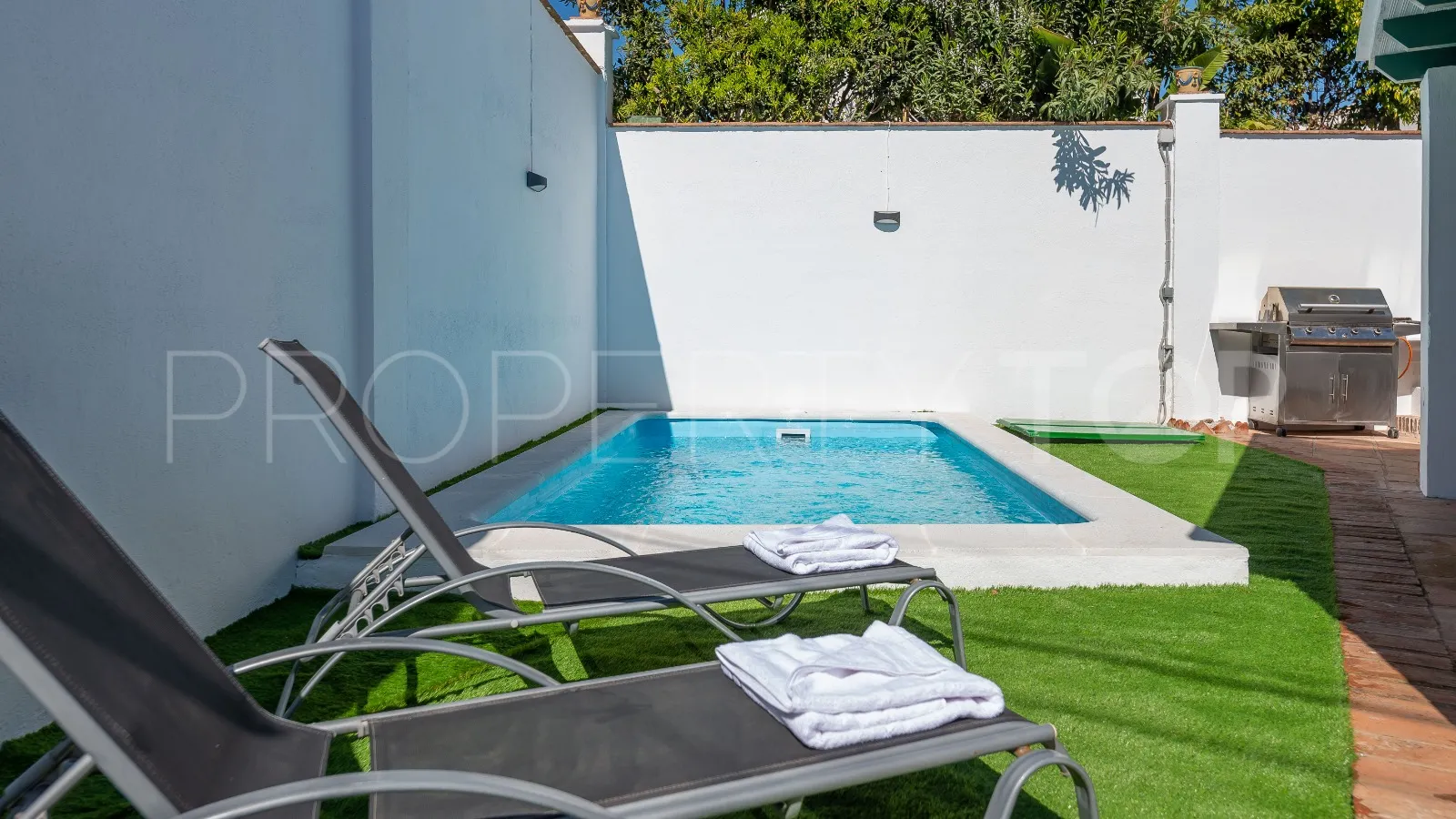 Nueva Andalucia, villa en venta de 4 dormitorios