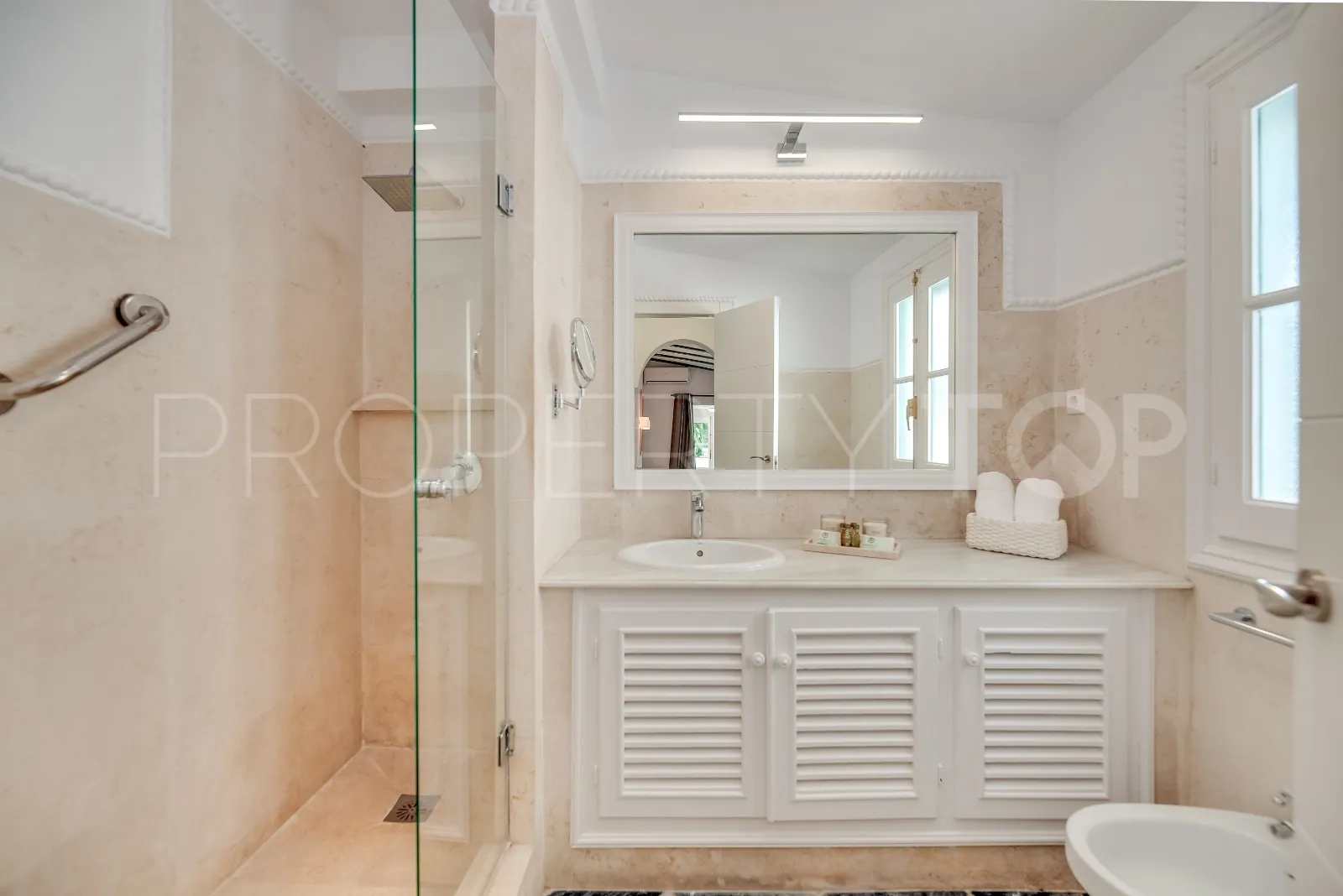 Nueva Andalucia, villa en venta de 4 dormitorios