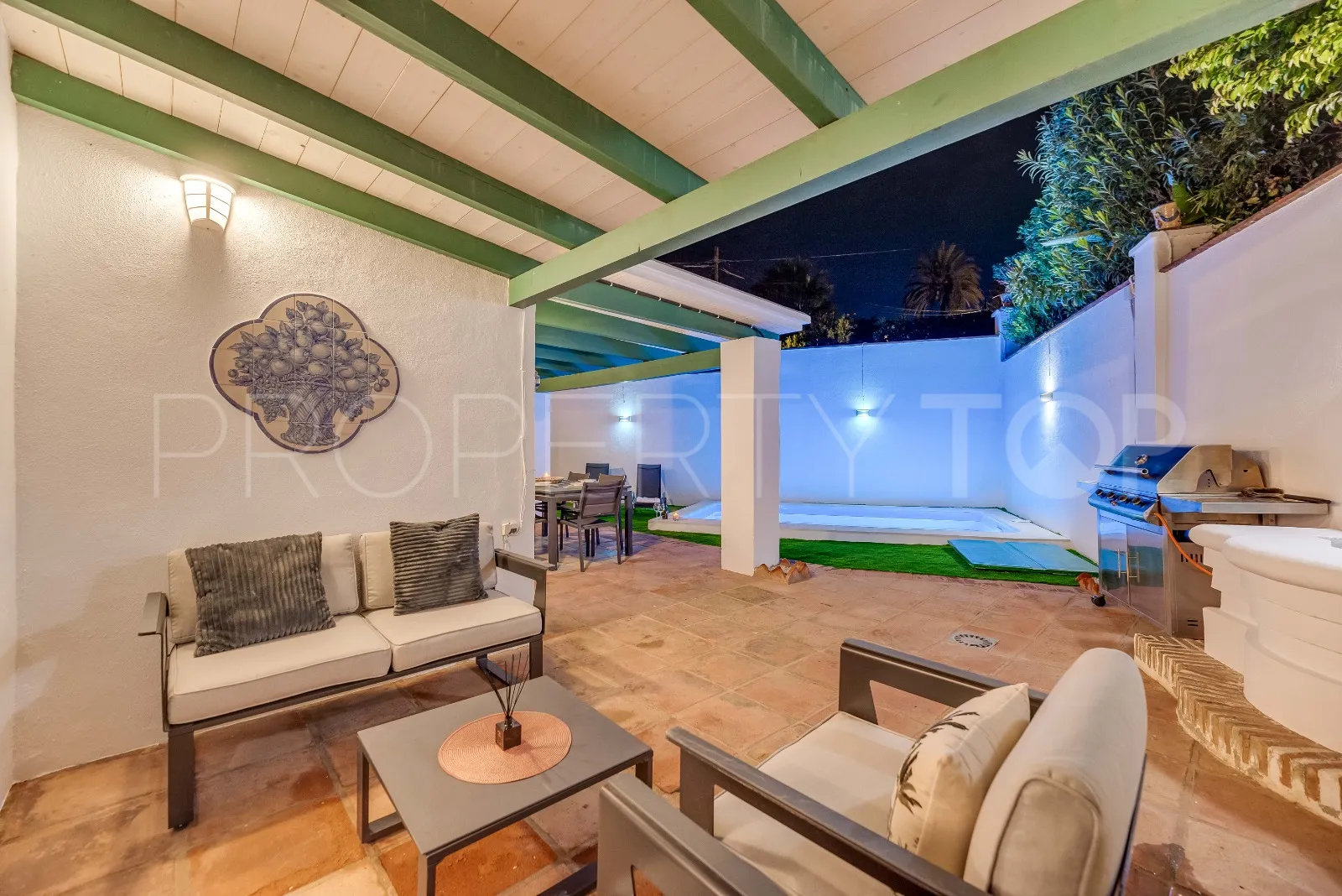 Nueva Andalucia, villa en venta de 4 dormitorios