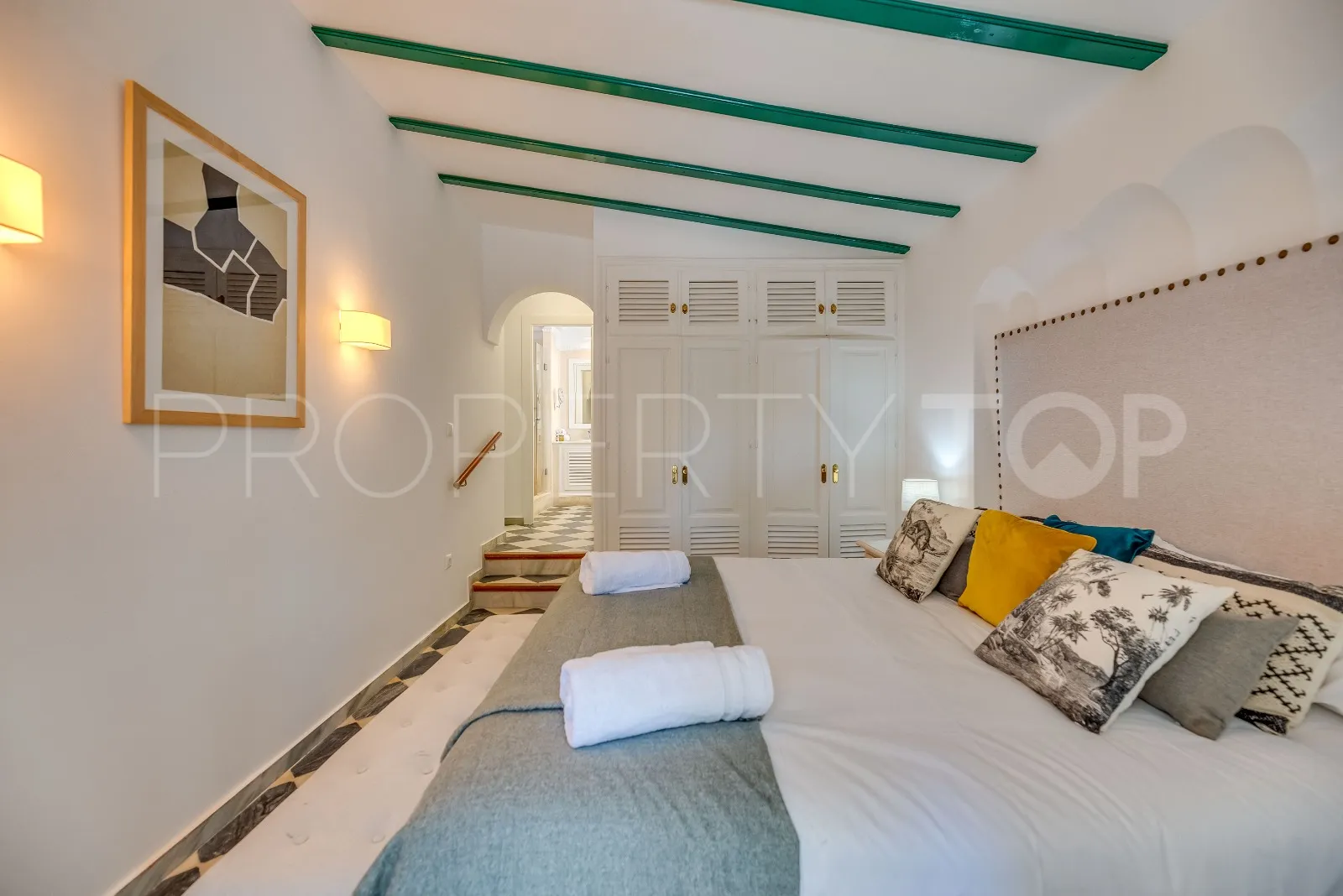 Nueva Andalucia, villa en venta de 4 dormitorios