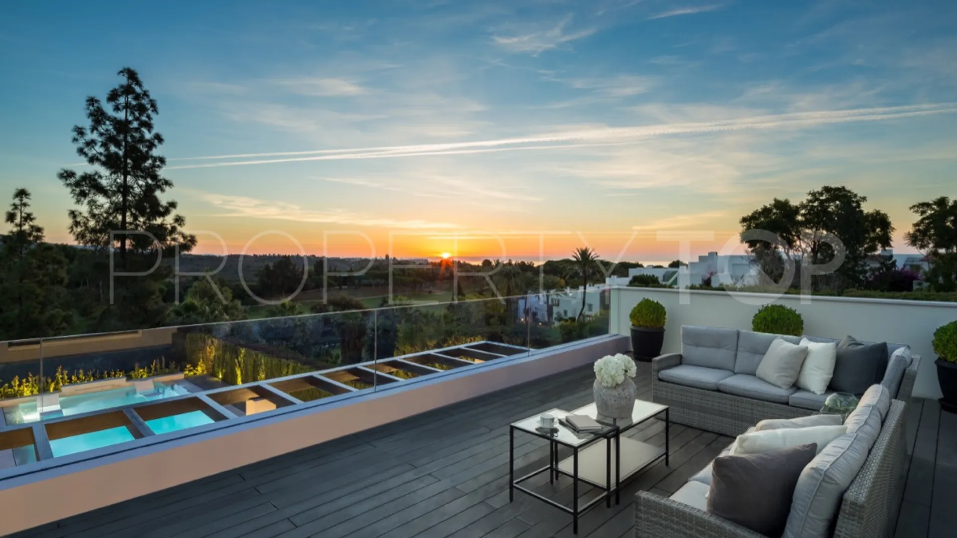 5 bedrooms Nueva Andalucia villa for sale