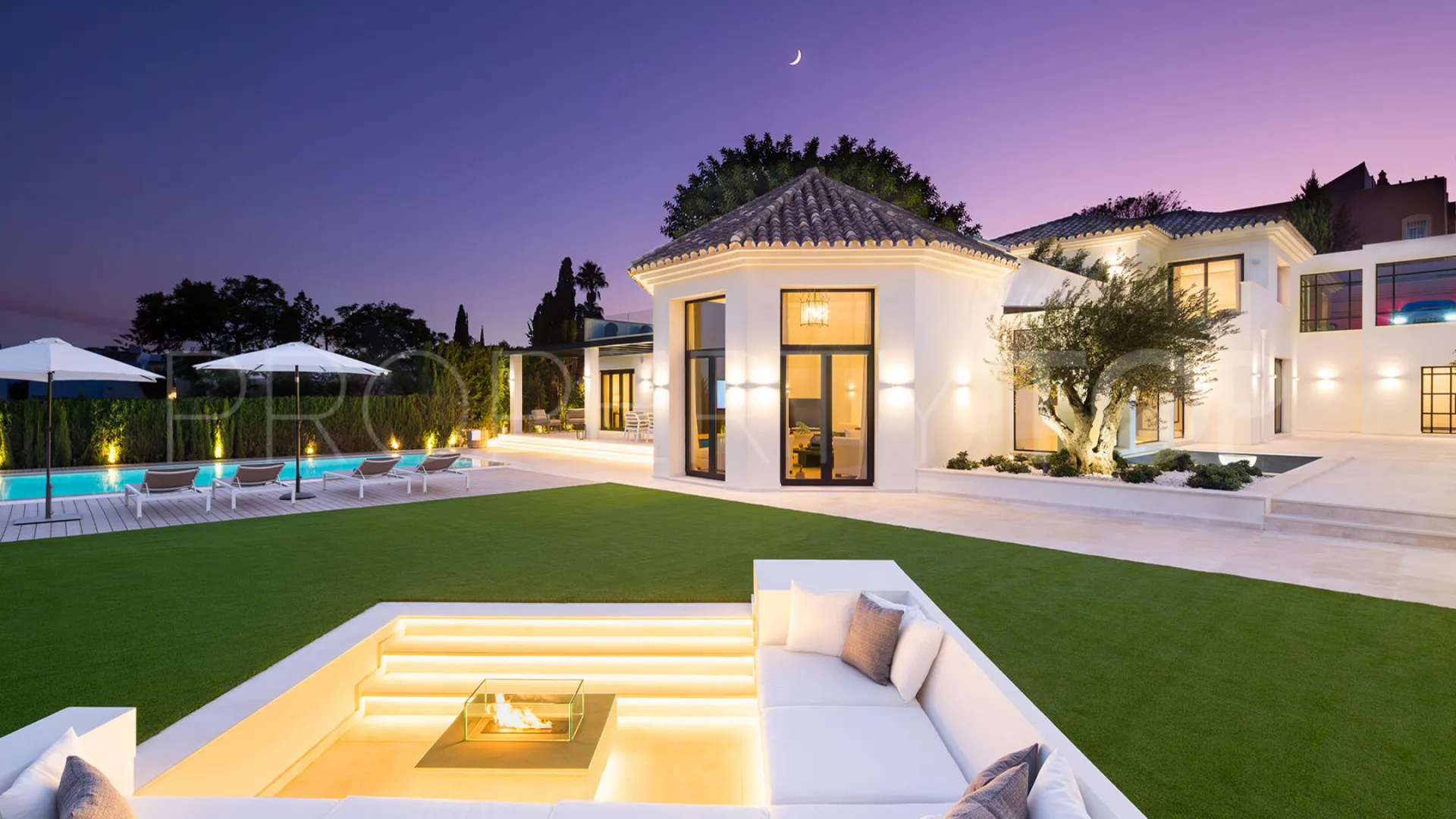 5 bedrooms Nueva Andalucia villa for sale
