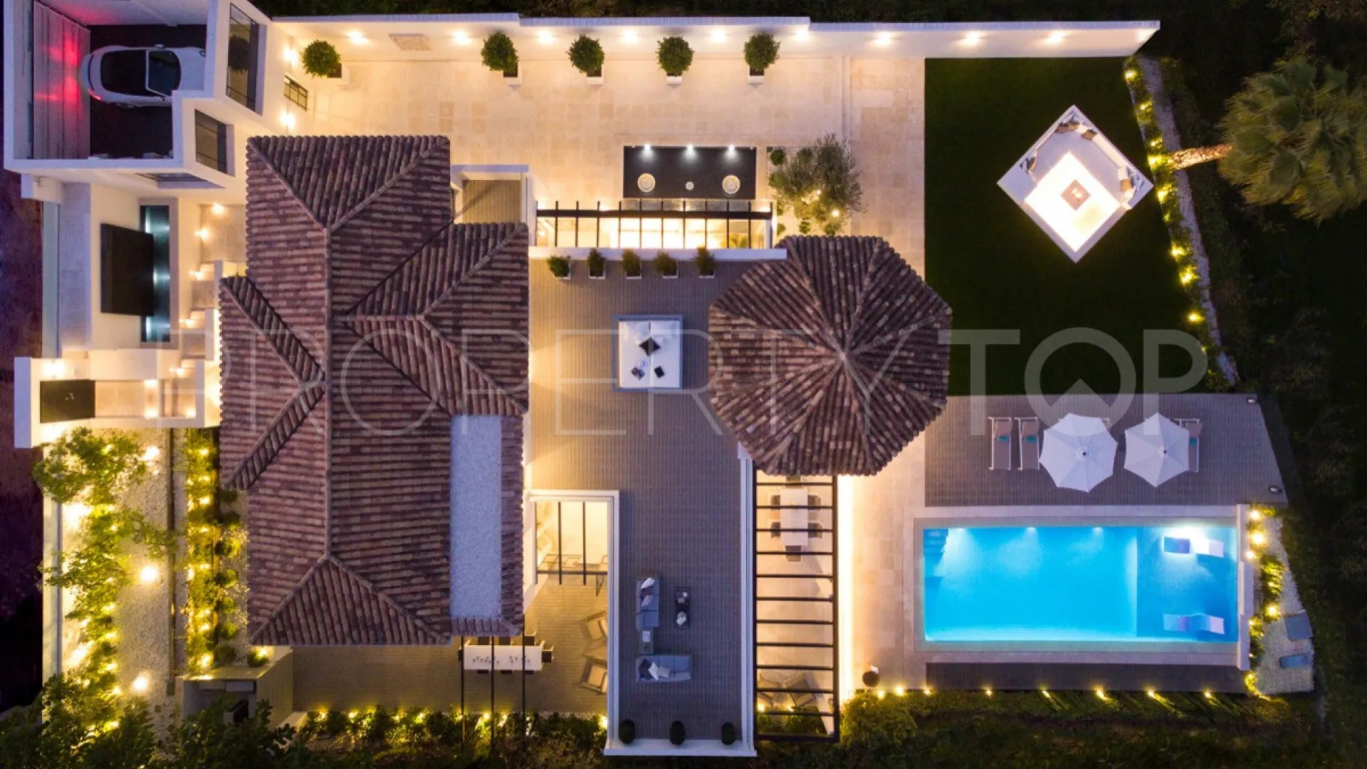 5 bedrooms Nueva Andalucia villa for sale