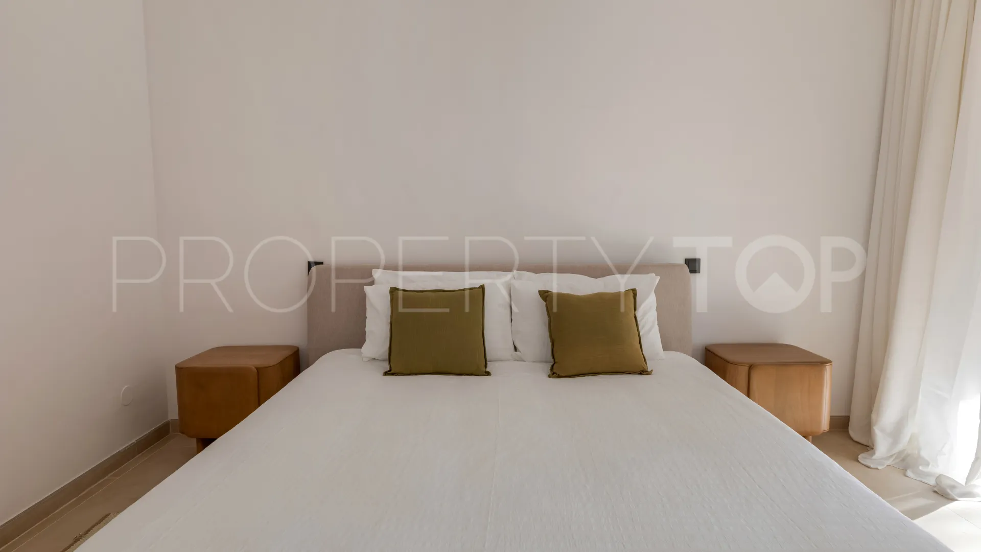Apartamento en venta en Nueva Andalucia de 3 dormitorios