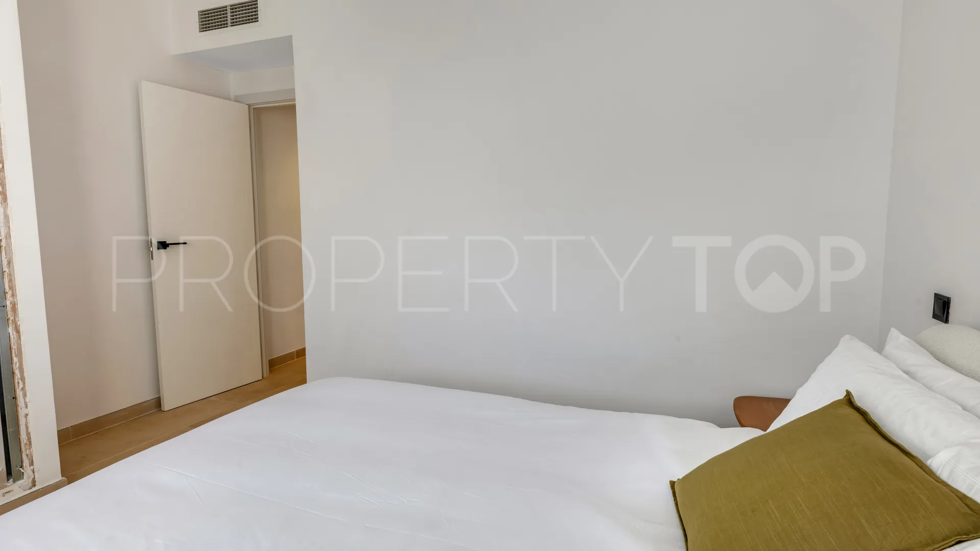 Apartamento en venta en Nueva Andalucia de 3 dormitorios
