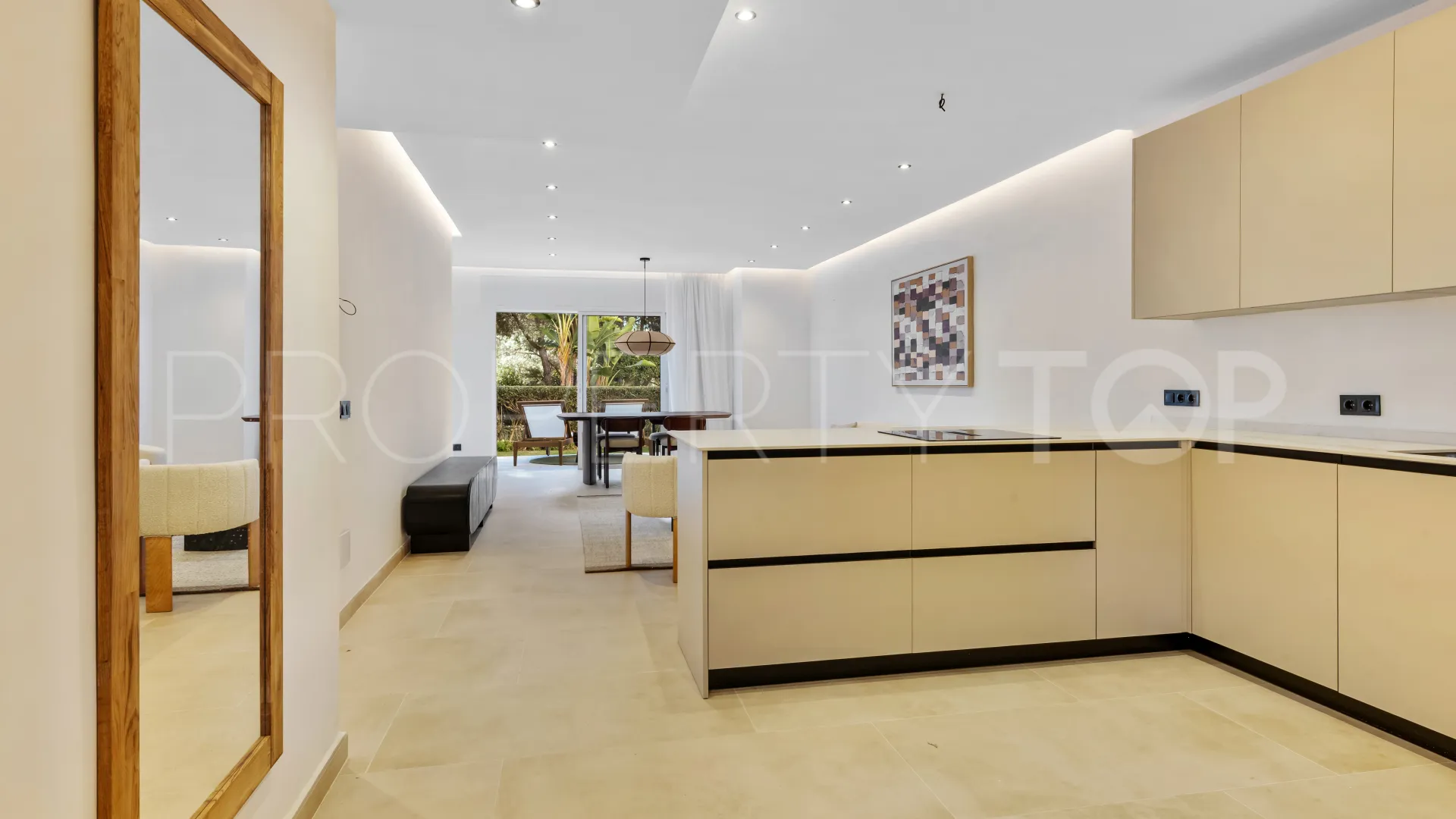 Apartamento en venta en Nueva Andalucia de 3 dormitorios