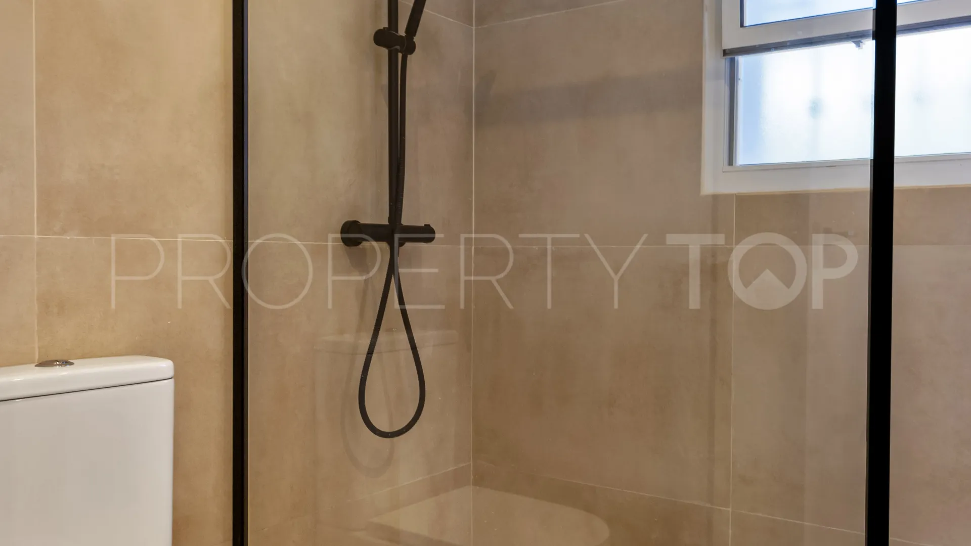Apartamento en venta en Nueva Andalucia de 3 dormitorios