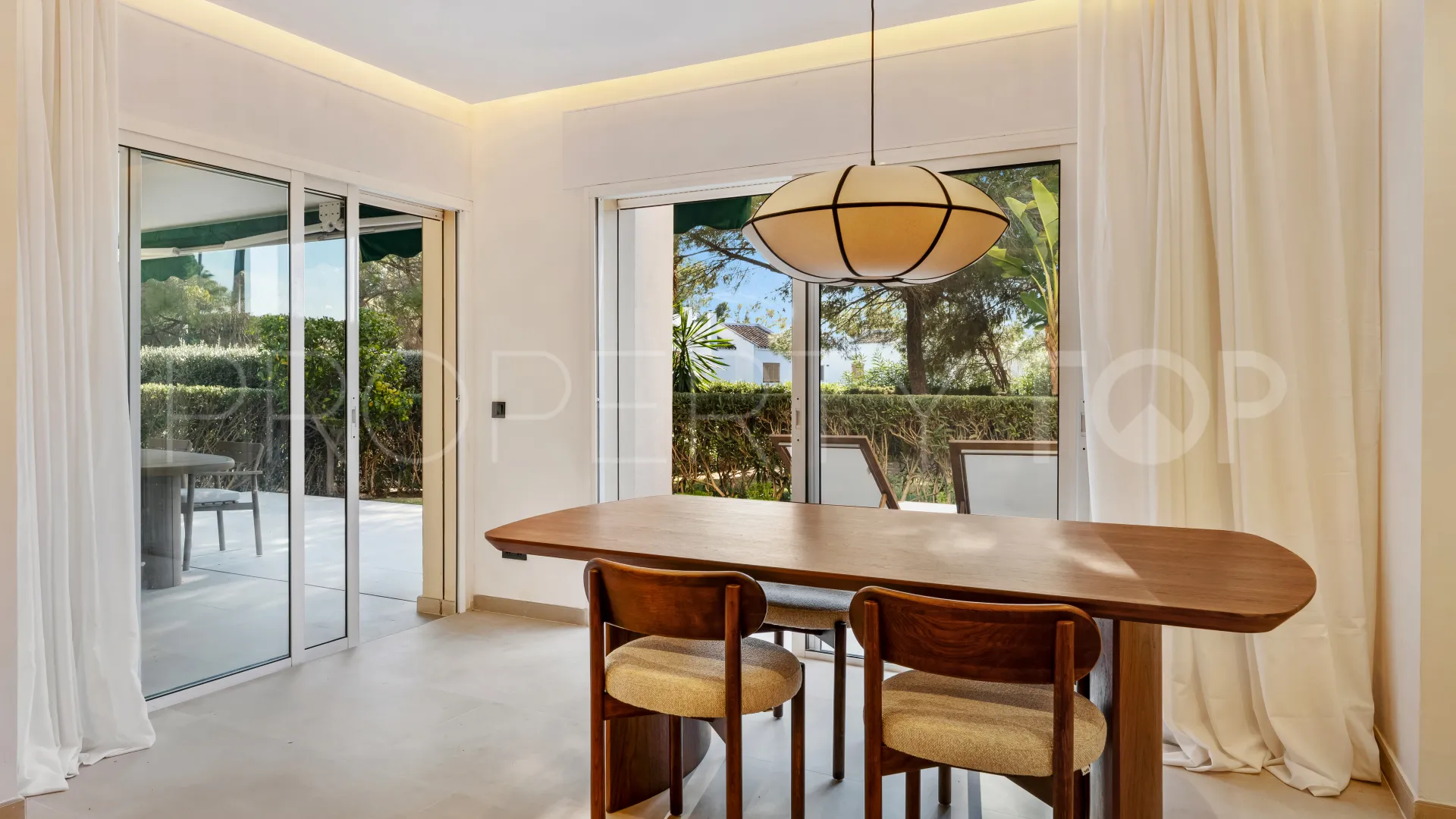 Apartamento en venta en Nueva Andalucia de 3 dormitorios