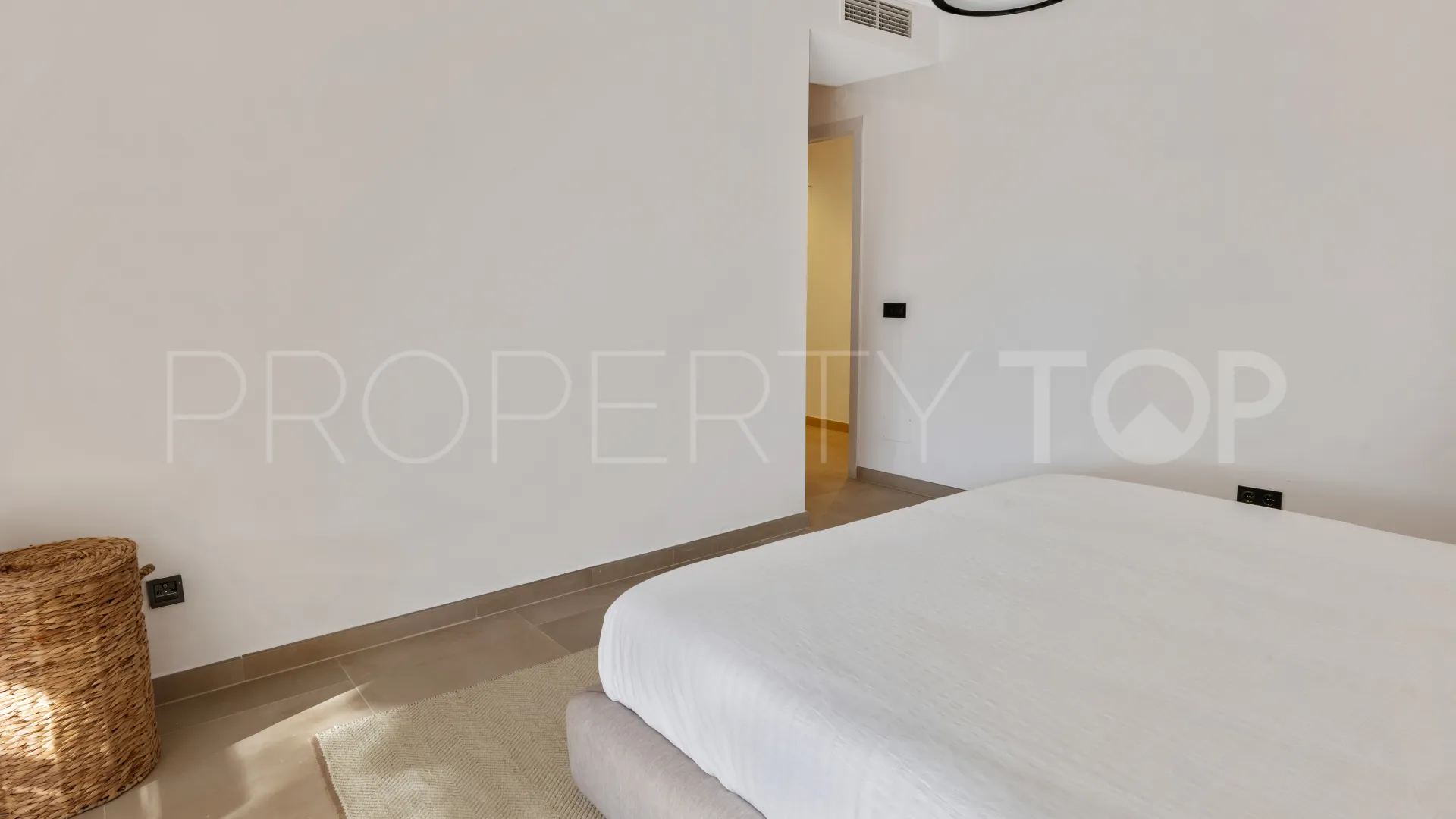 Apartamento en venta en Nueva Andalucia de 3 dormitorios