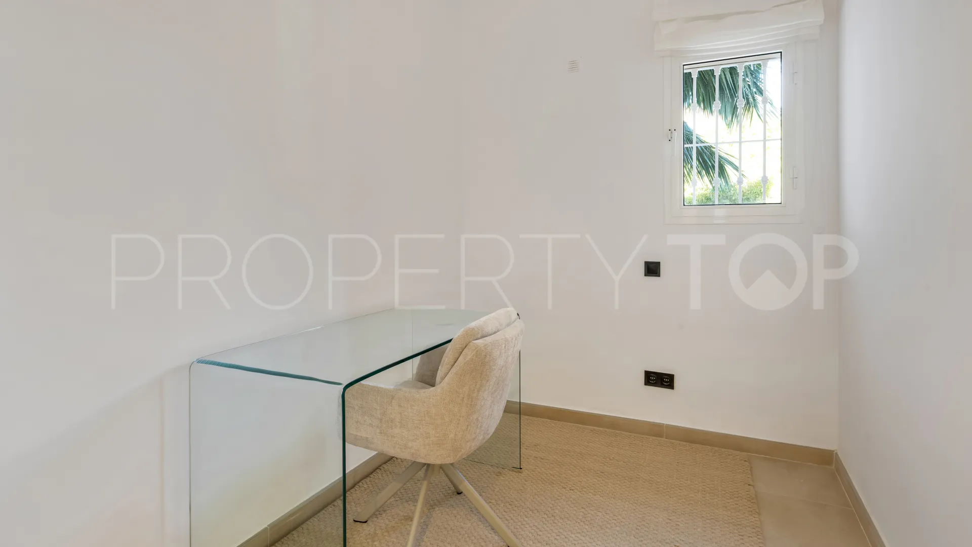 Apartamento en venta en Nueva Andalucia de 3 dormitorios
