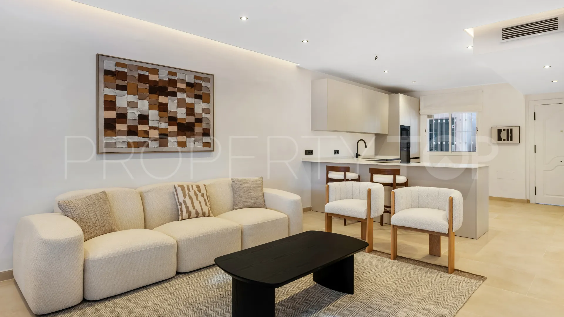 Apartamento en venta en Nueva Andalucia de 3 dormitorios