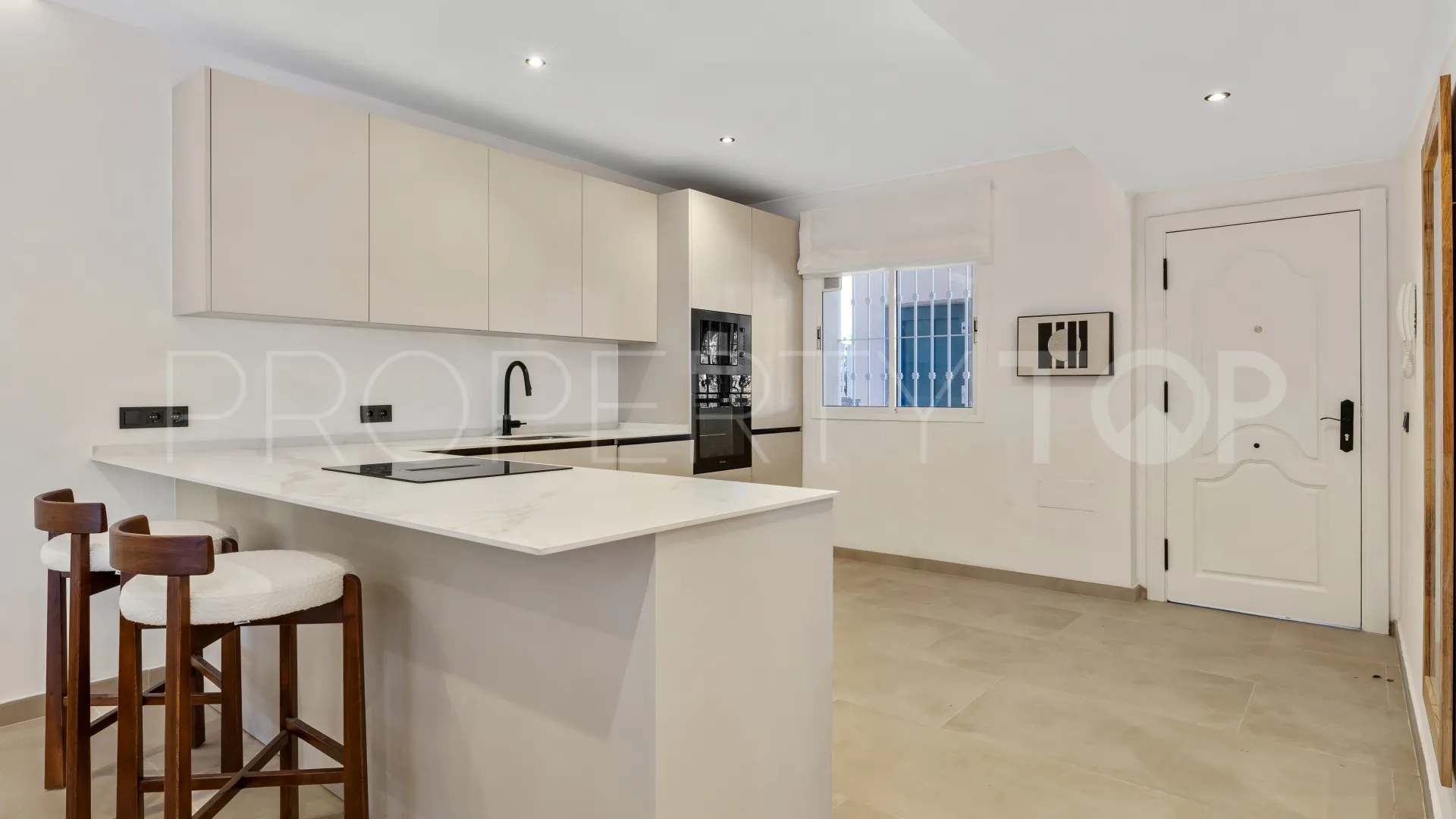 Apartamento en venta en Nueva Andalucia de 3 dormitorios