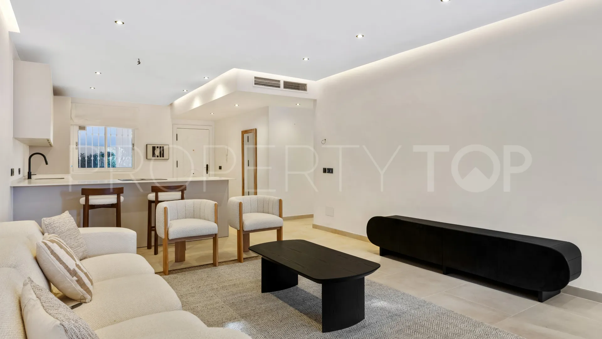 Apartamento en venta en Nueva Andalucia de 3 dormitorios