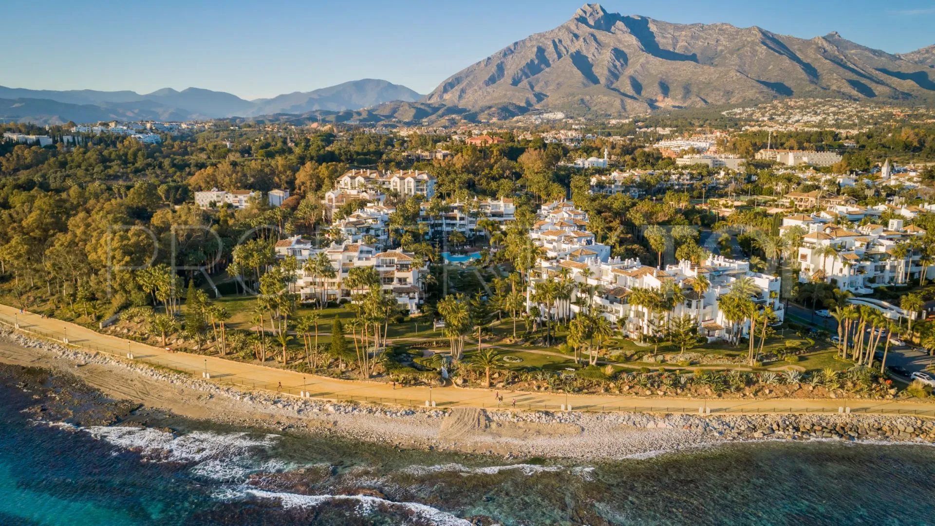 Buy Marbella 5 bedrooms villa