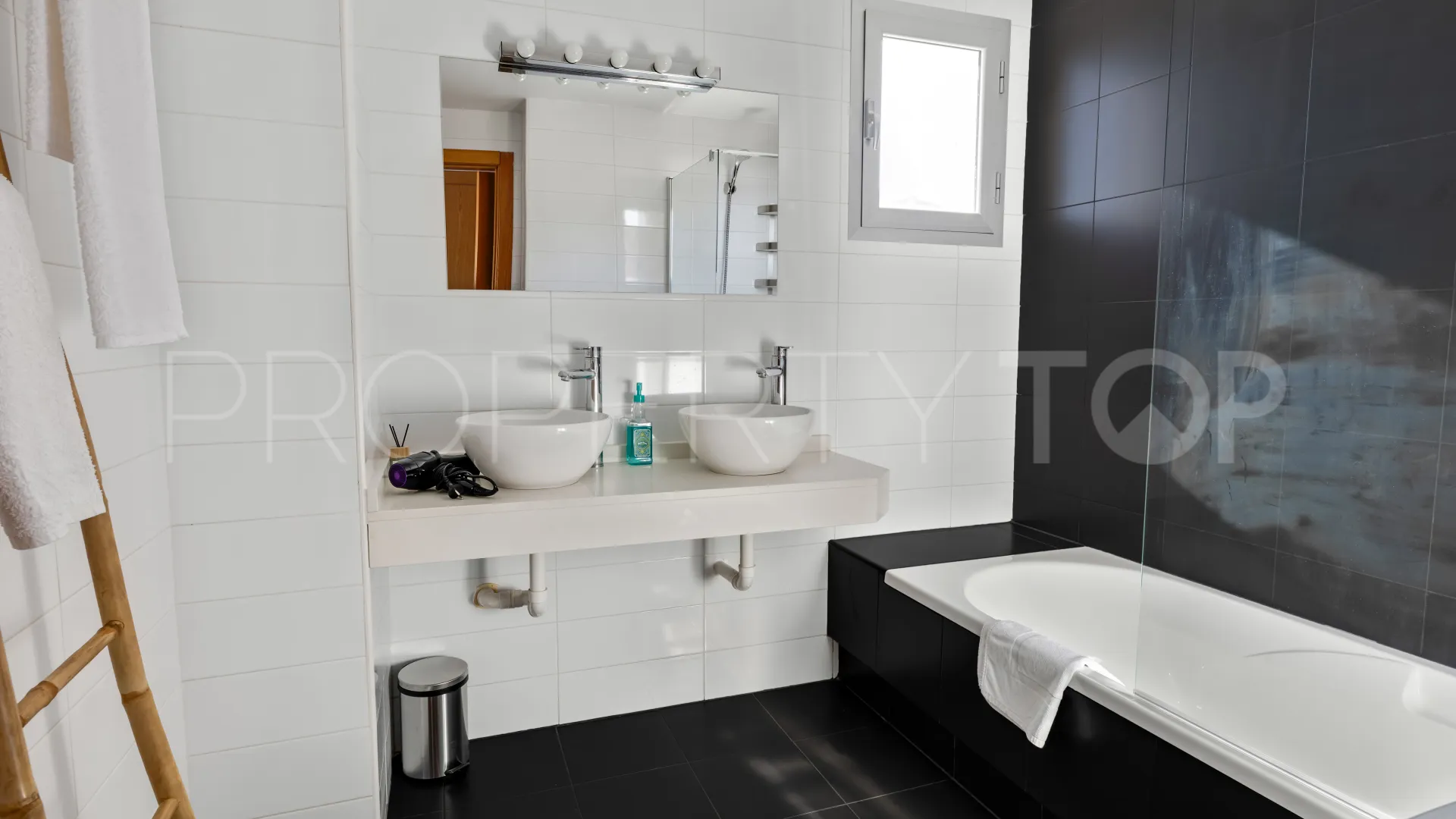 Penthouse with 3 bedrooms for sale in Mijas Costa