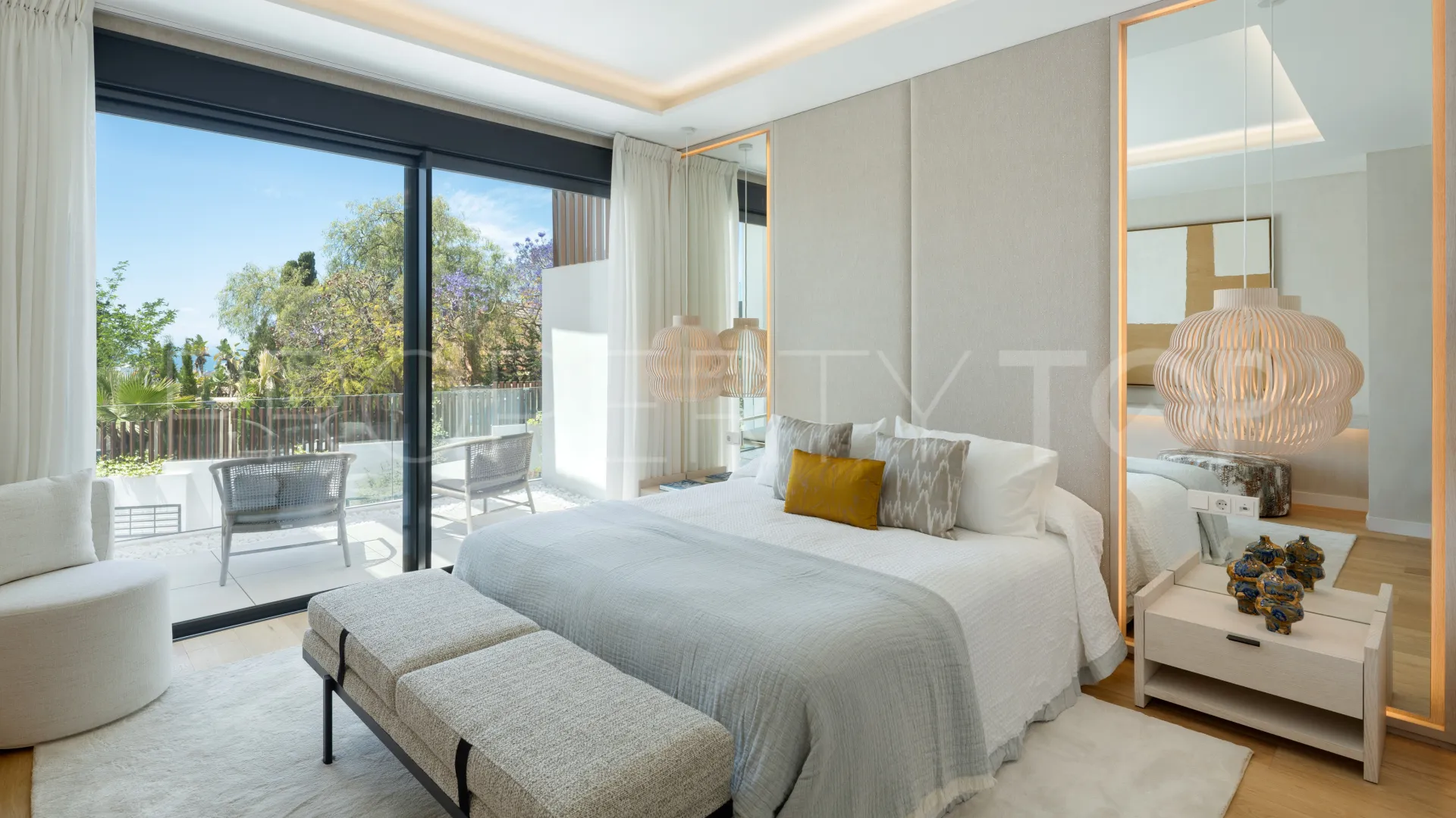 Villa en venta de 5 dormitorios en Marbella