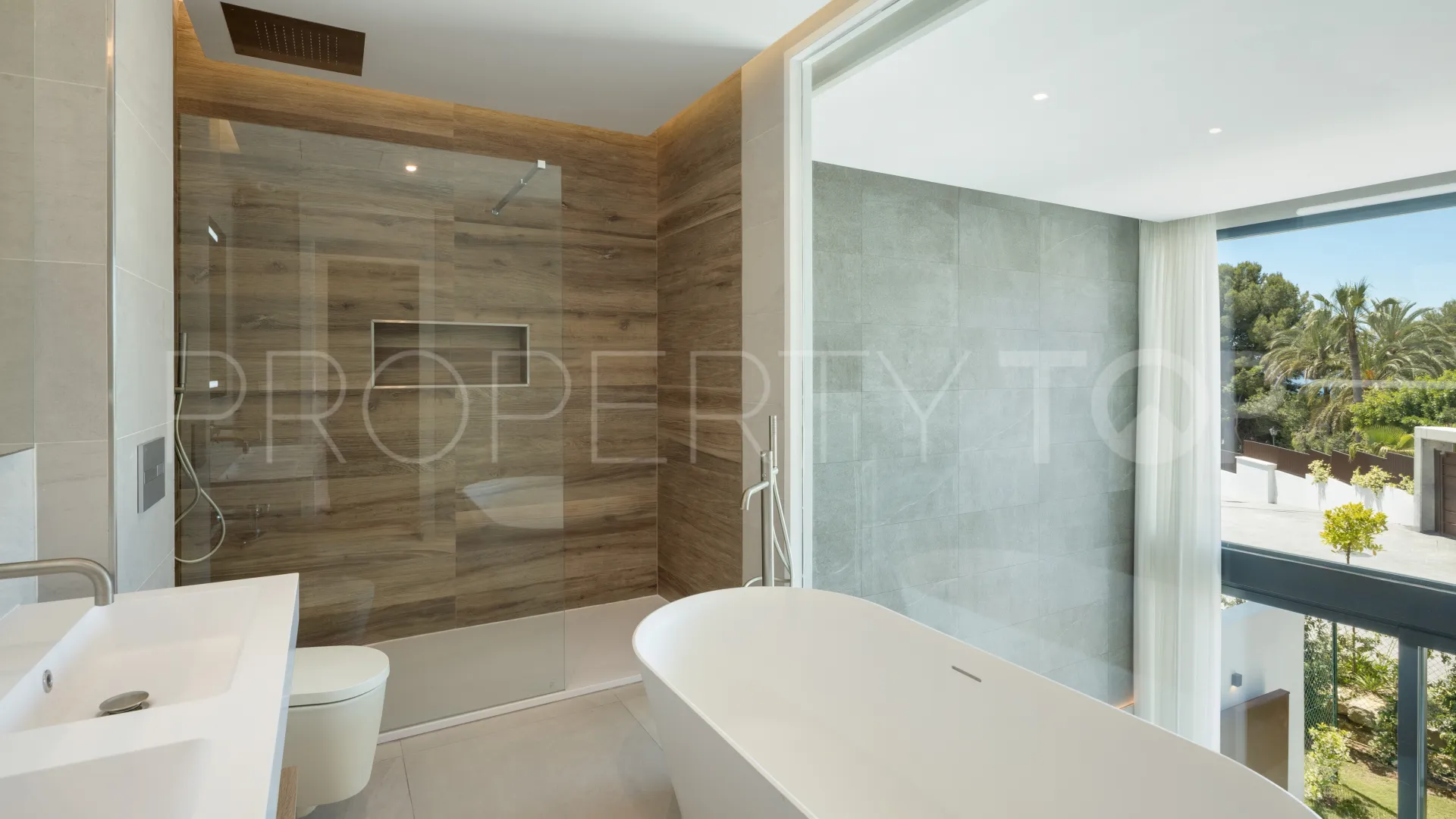 Villa en venta de 5 dormitorios en Marbella