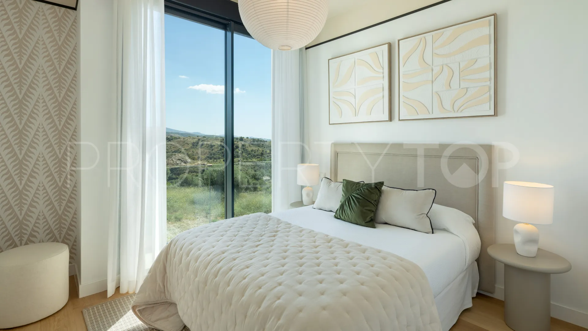Villa en venta de 5 dormitorios en Marbella
