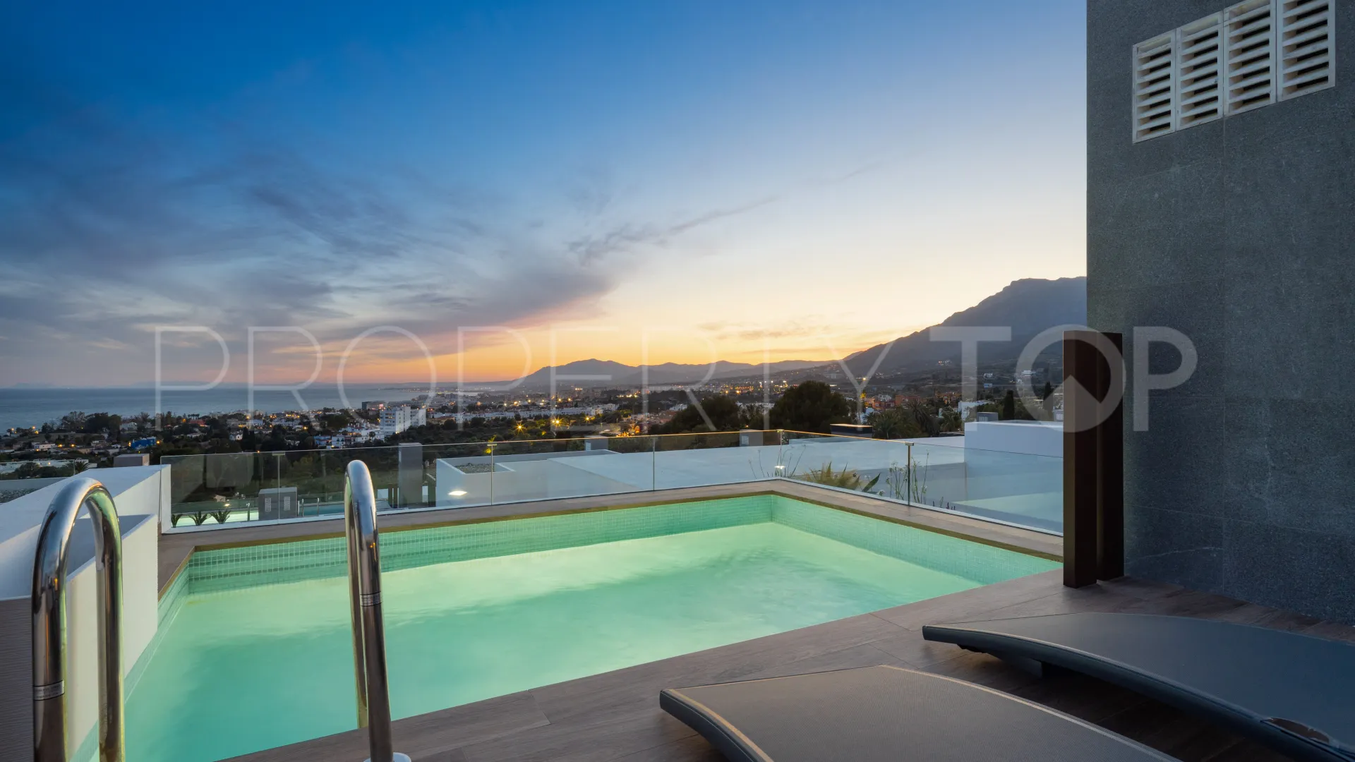 Villa en venta de 5 dormitorios en Marbella