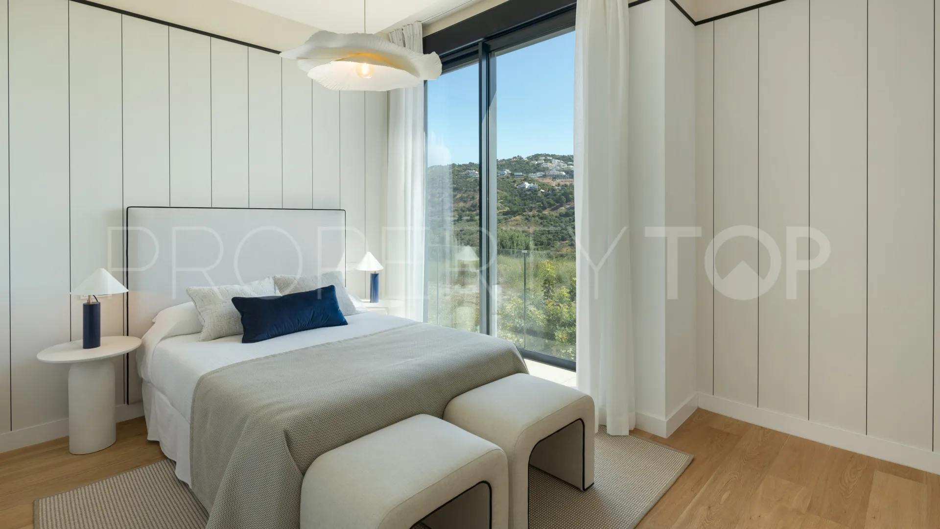 Villa en venta de 5 dormitorios en Marbella