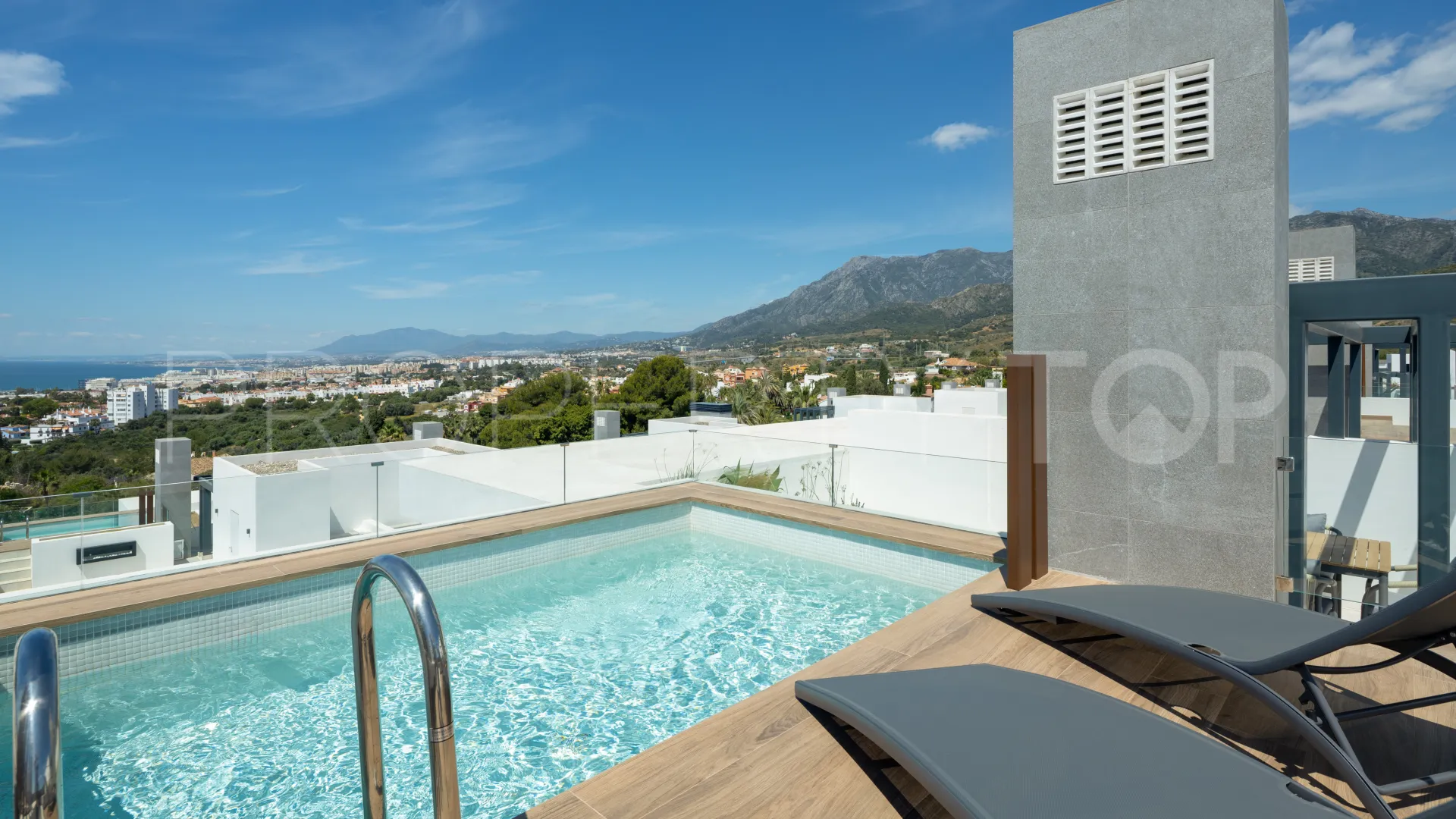 Villa en venta de 5 dormitorios en Marbella