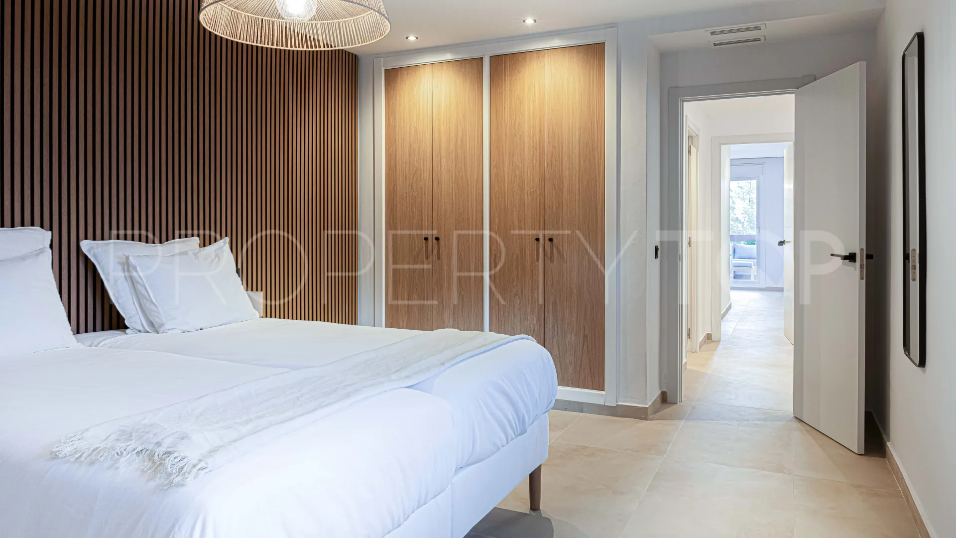 Apartamento en venta en Nueva Andalucia con 2 dormitorios