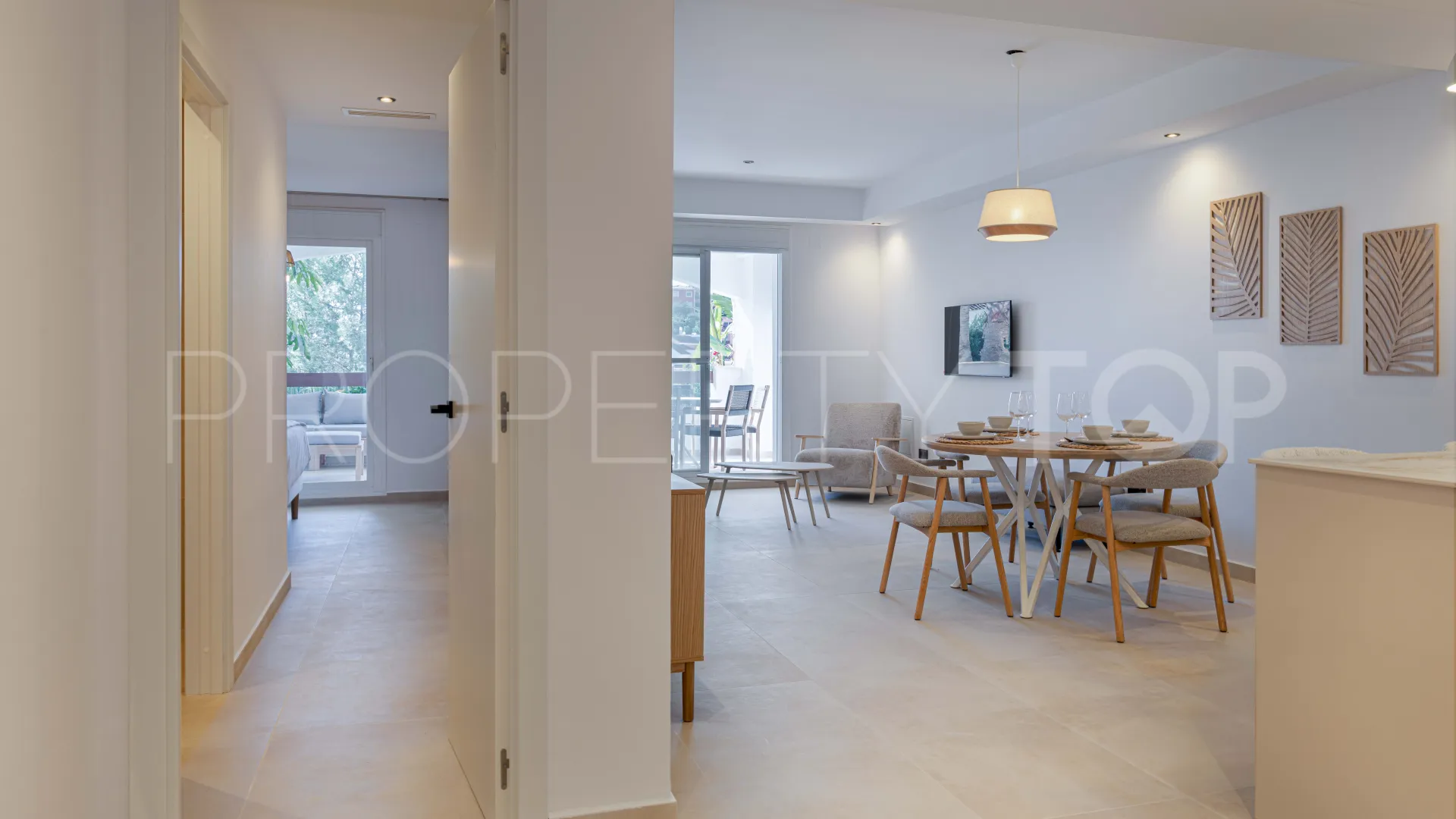 Apartamento en venta en Nueva Andalucia con 2 dormitorios