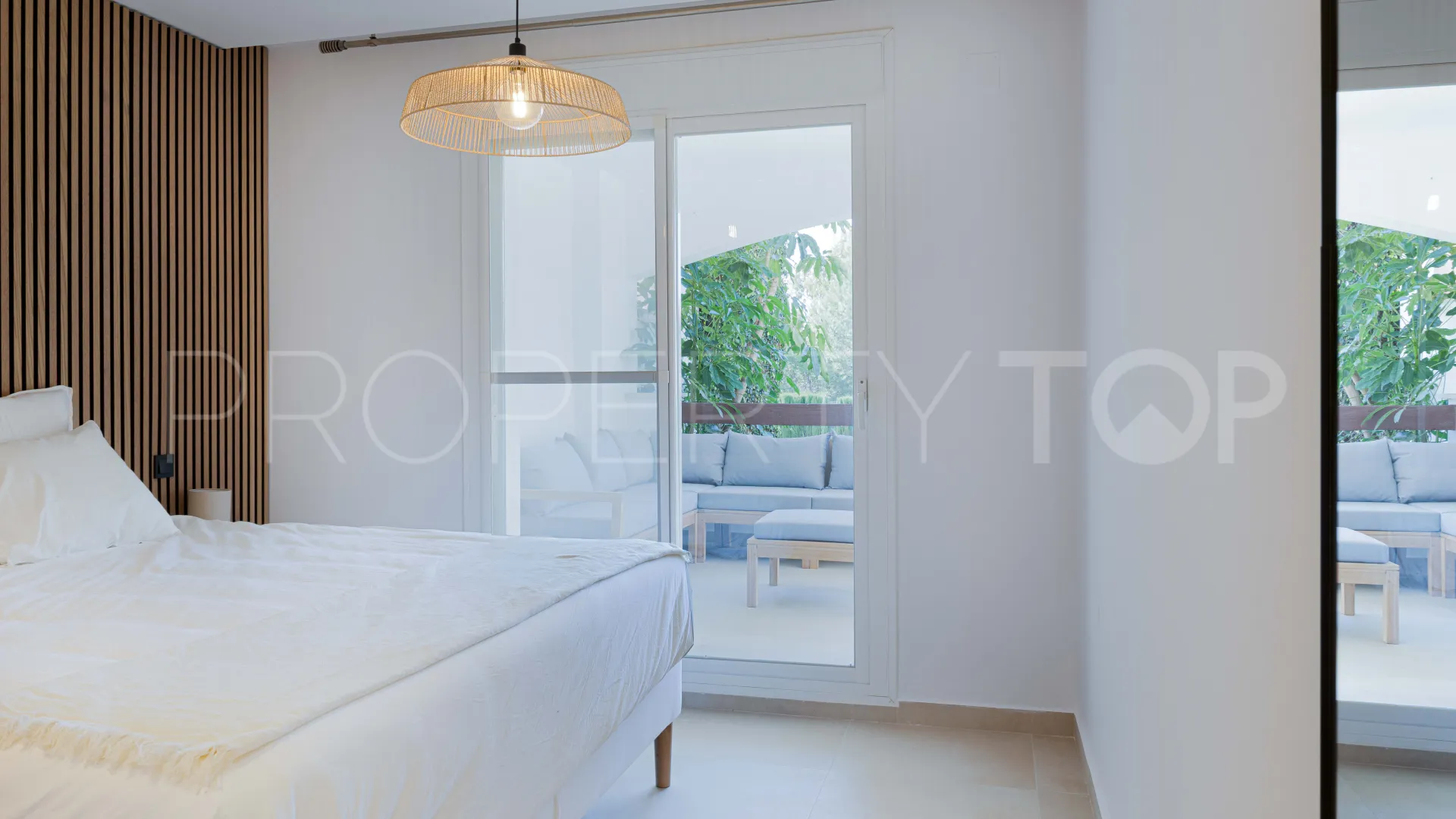 Apartamento en venta en Nueva Andalucia con 2 dormitorios