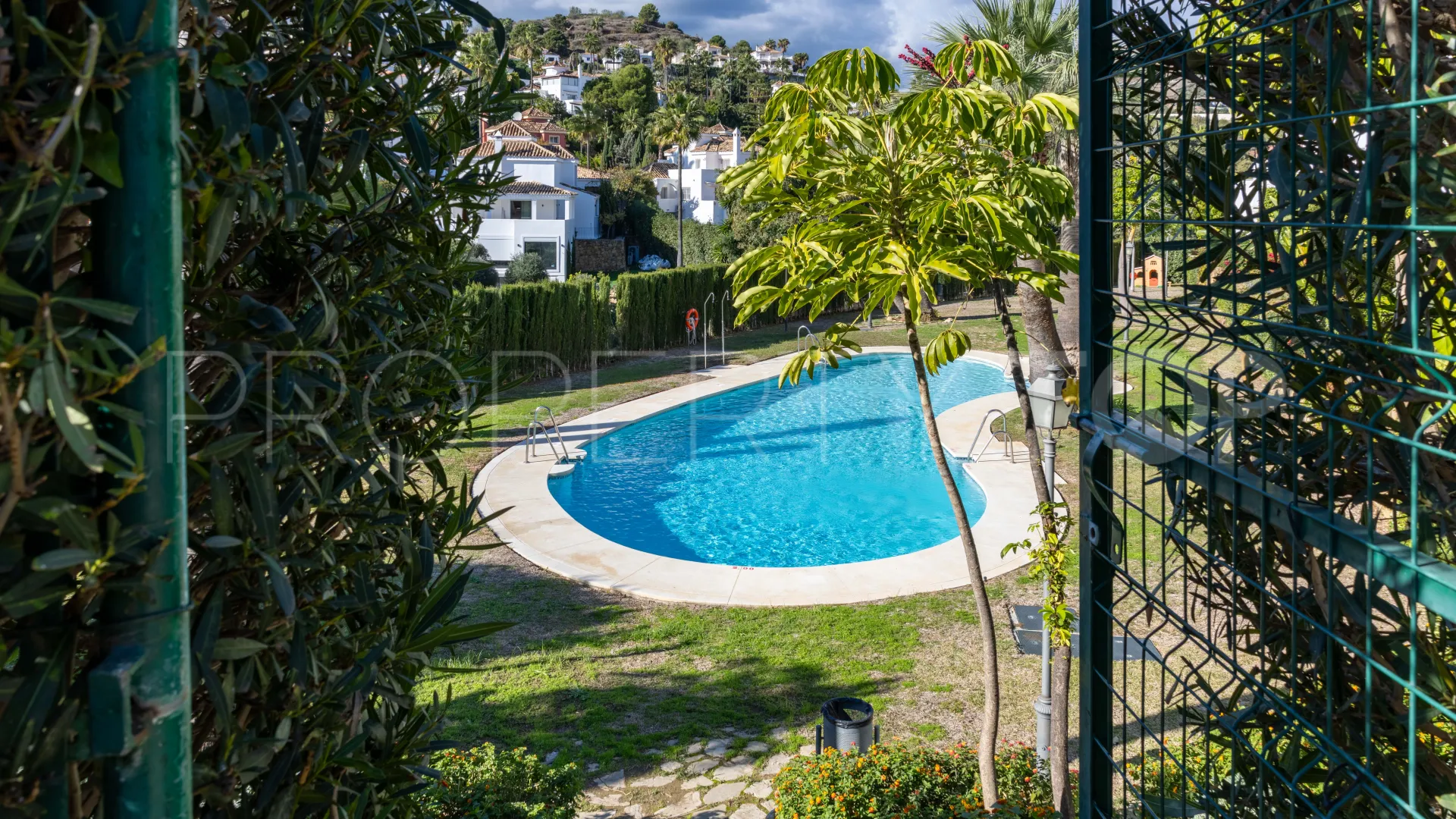 Apartamento en venta en Nueva Andalucia con 2 dormitorios