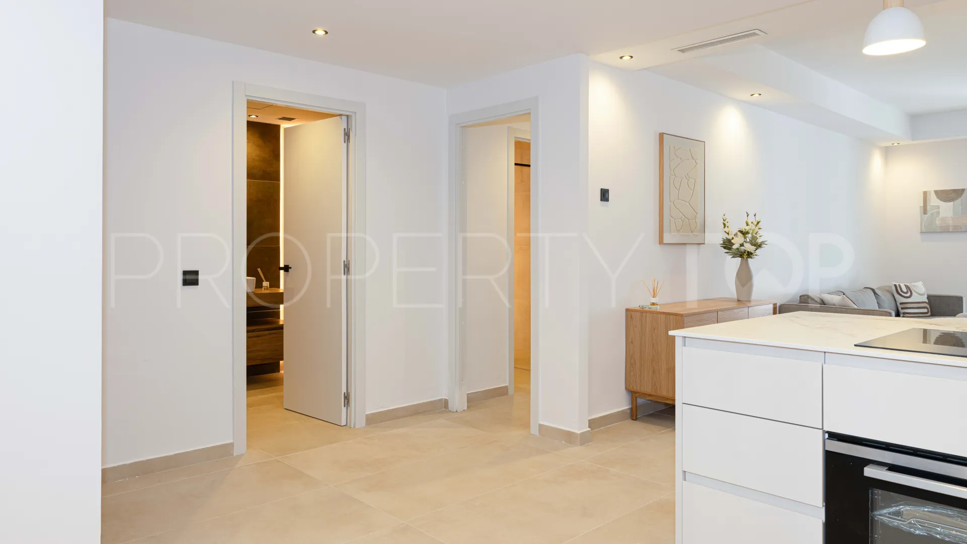Apartamento en venta en Nueva Andalucia con 2 dormitorios