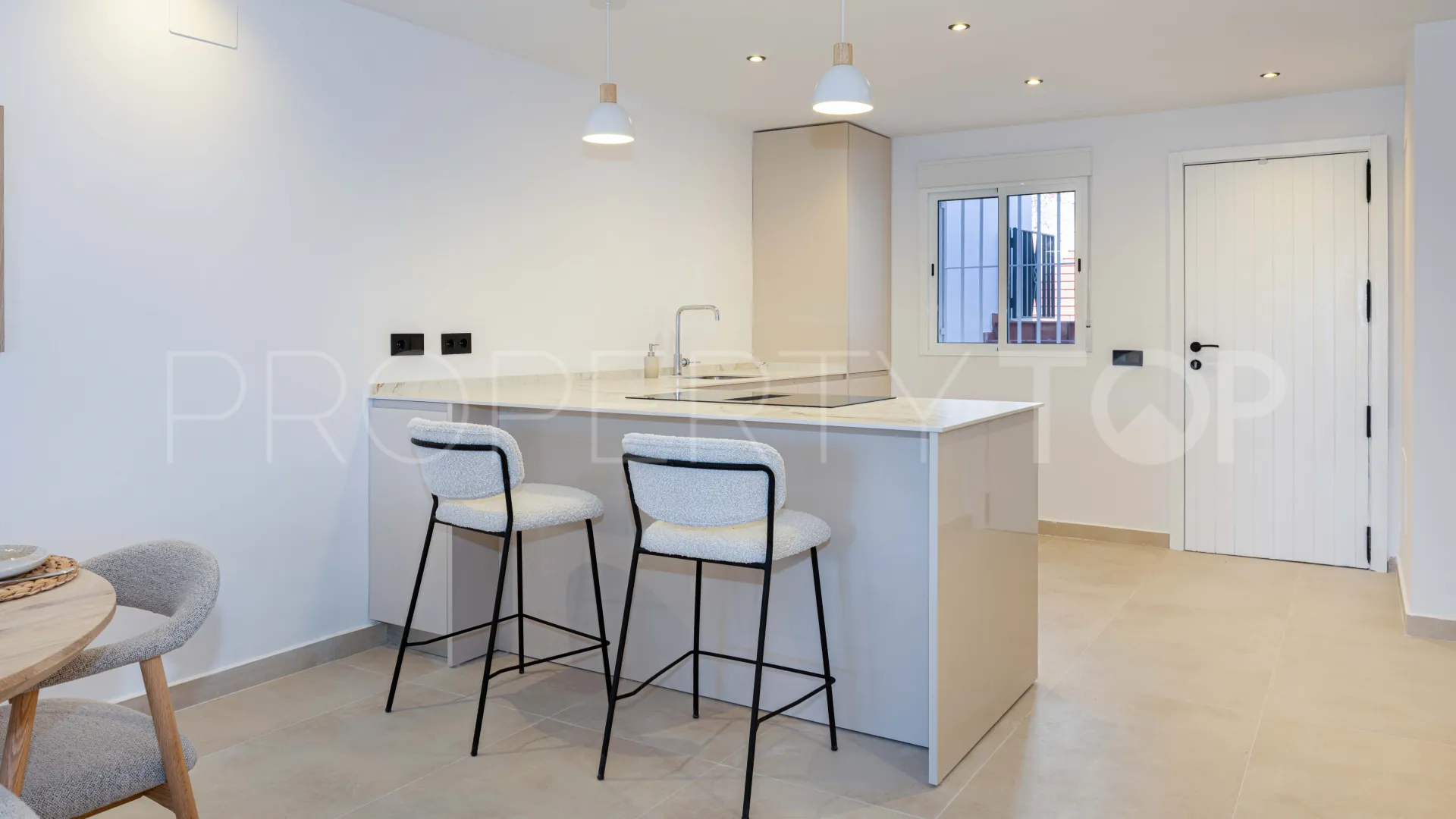 Apartamento en venta en Nueva Andalucia con 2 dormitorios