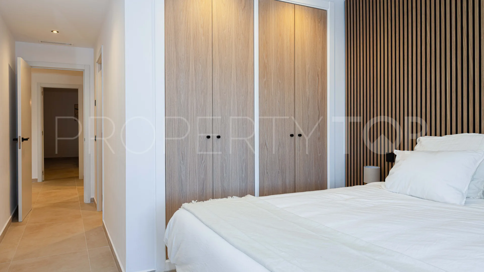 Apartamento en venta en Nueva Andalucia con 2 dormitorios
